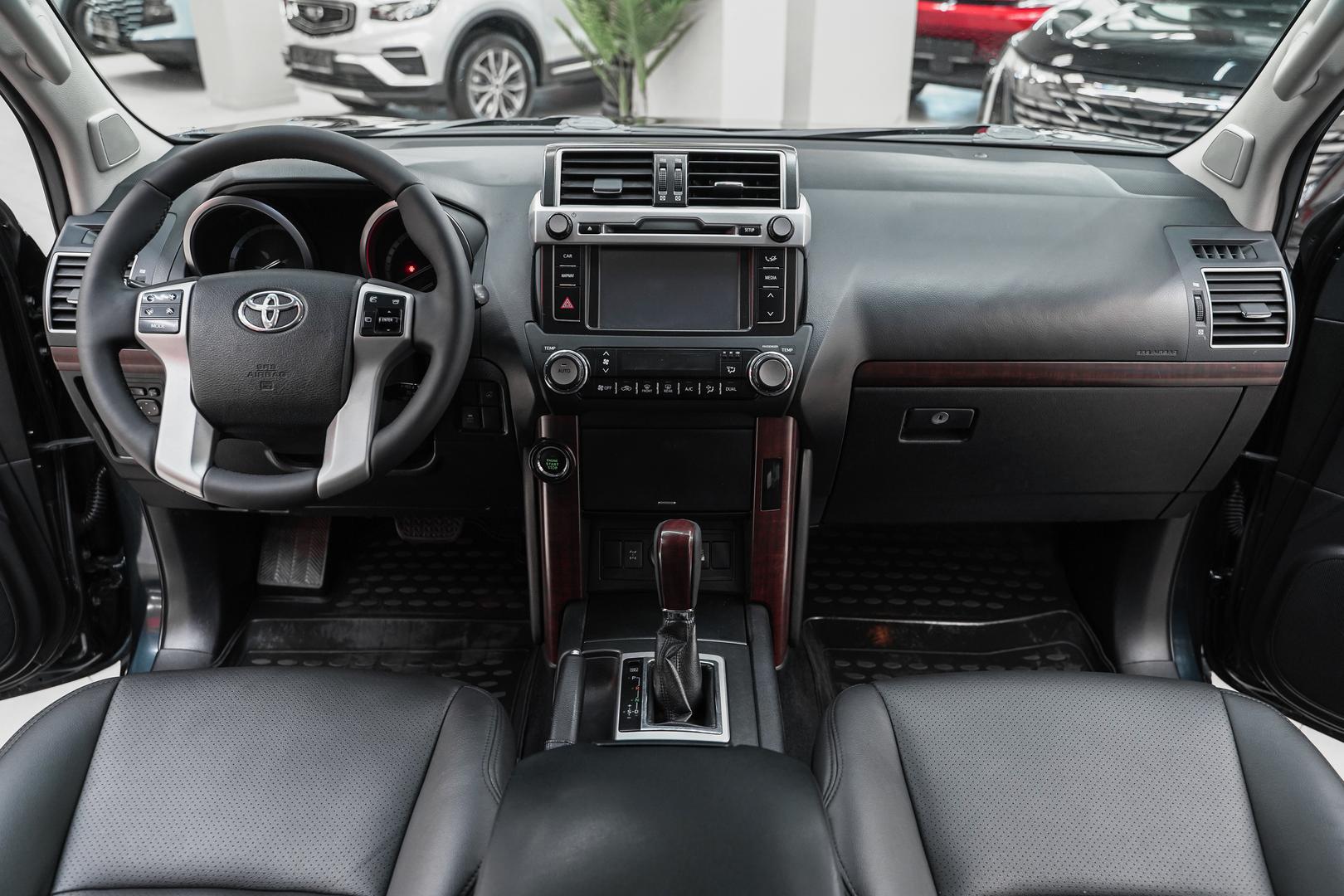 Toyota Land Cruiser Prado 2014, серый, ДЦ Орехово