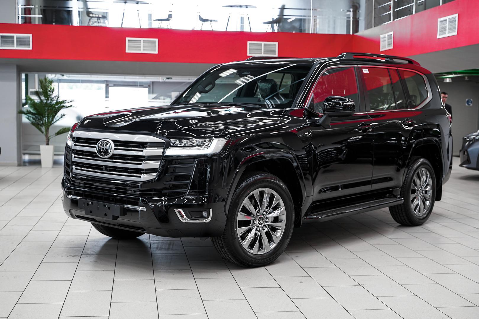 Toyota Land Cruiser 2025, черный, ДЦ Орехово