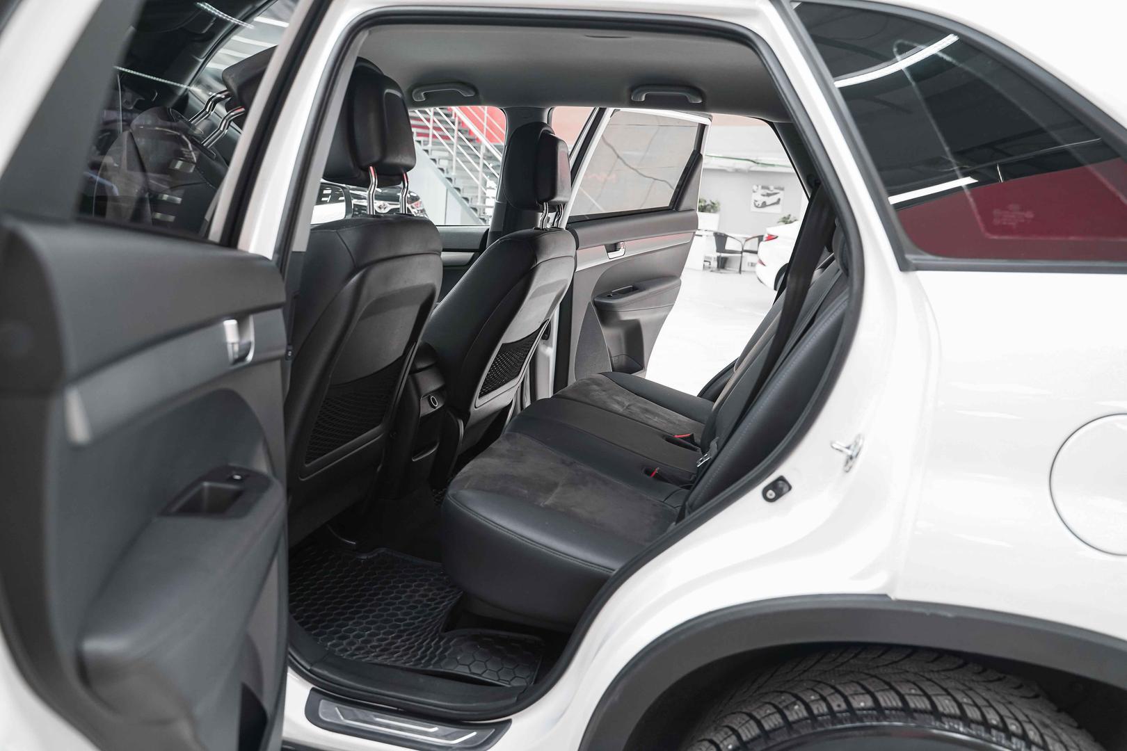 Kia Sorento 2012, белый, ДЦ Орехово