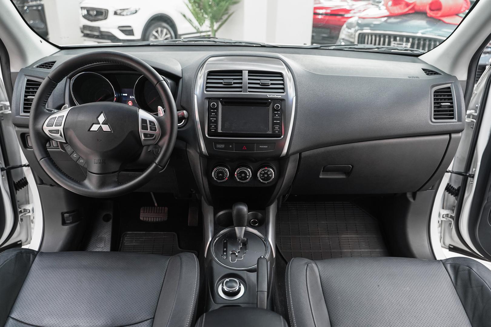 Mitsubishi ASX 2012, белый, ДЦ Орехово