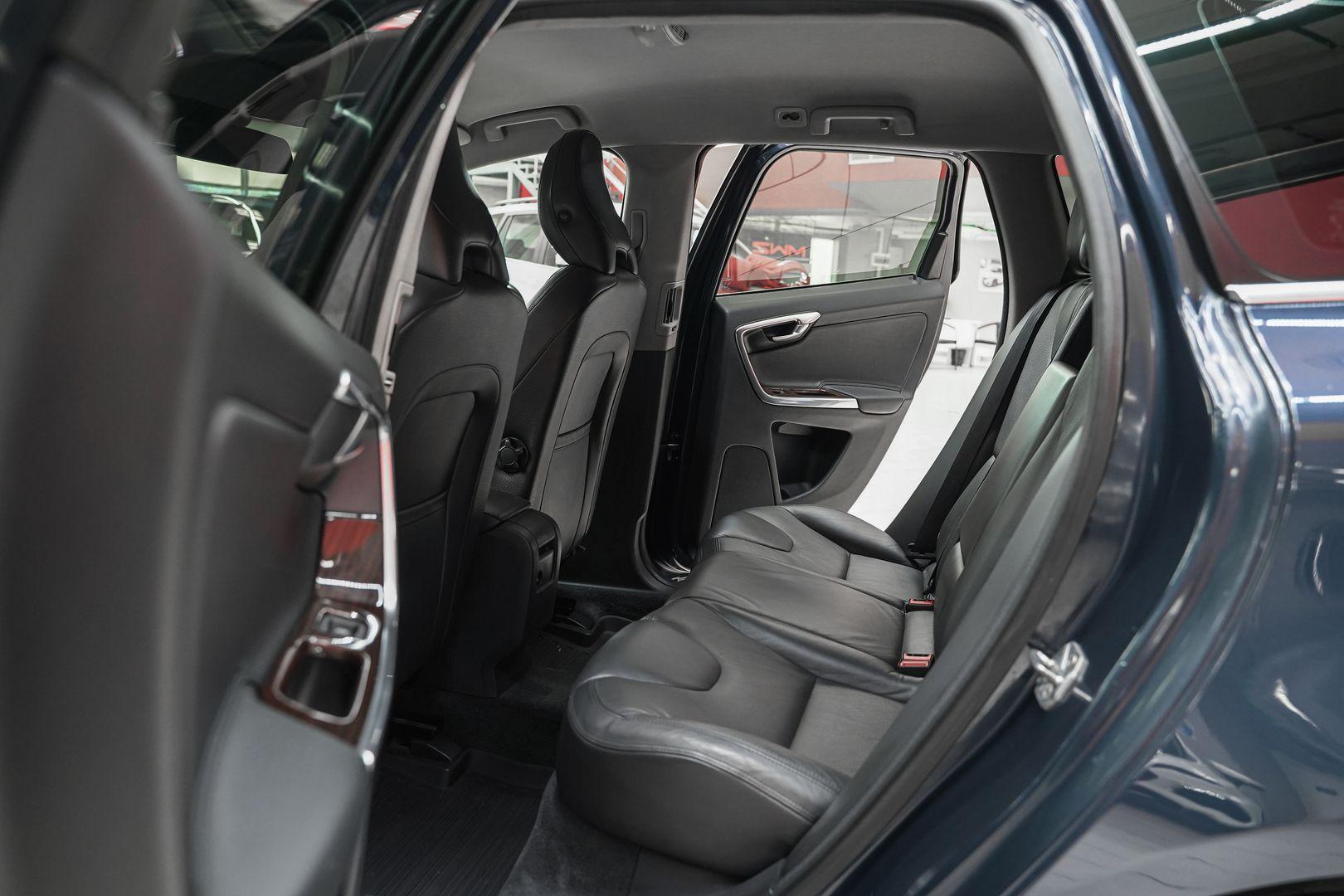 Volvo XC60 2013, синий, ДЦ Орехово