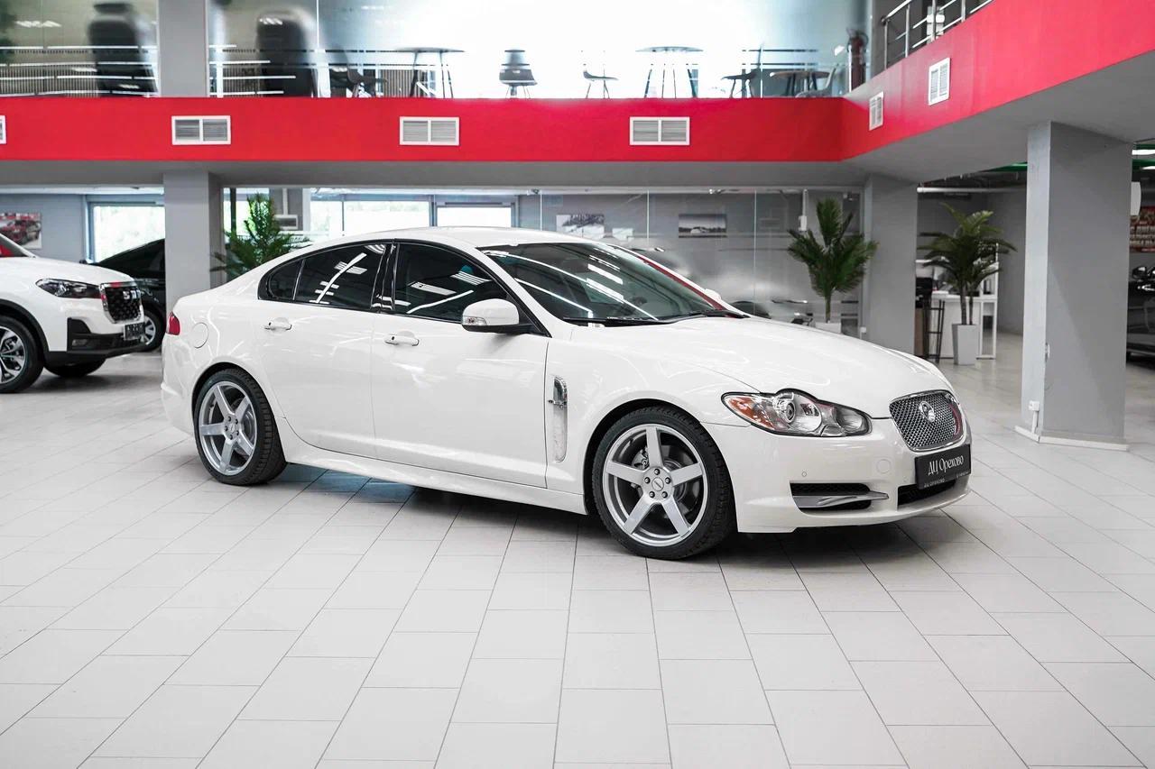 Jaguar XF 2008, белый, ДЦ Орехово