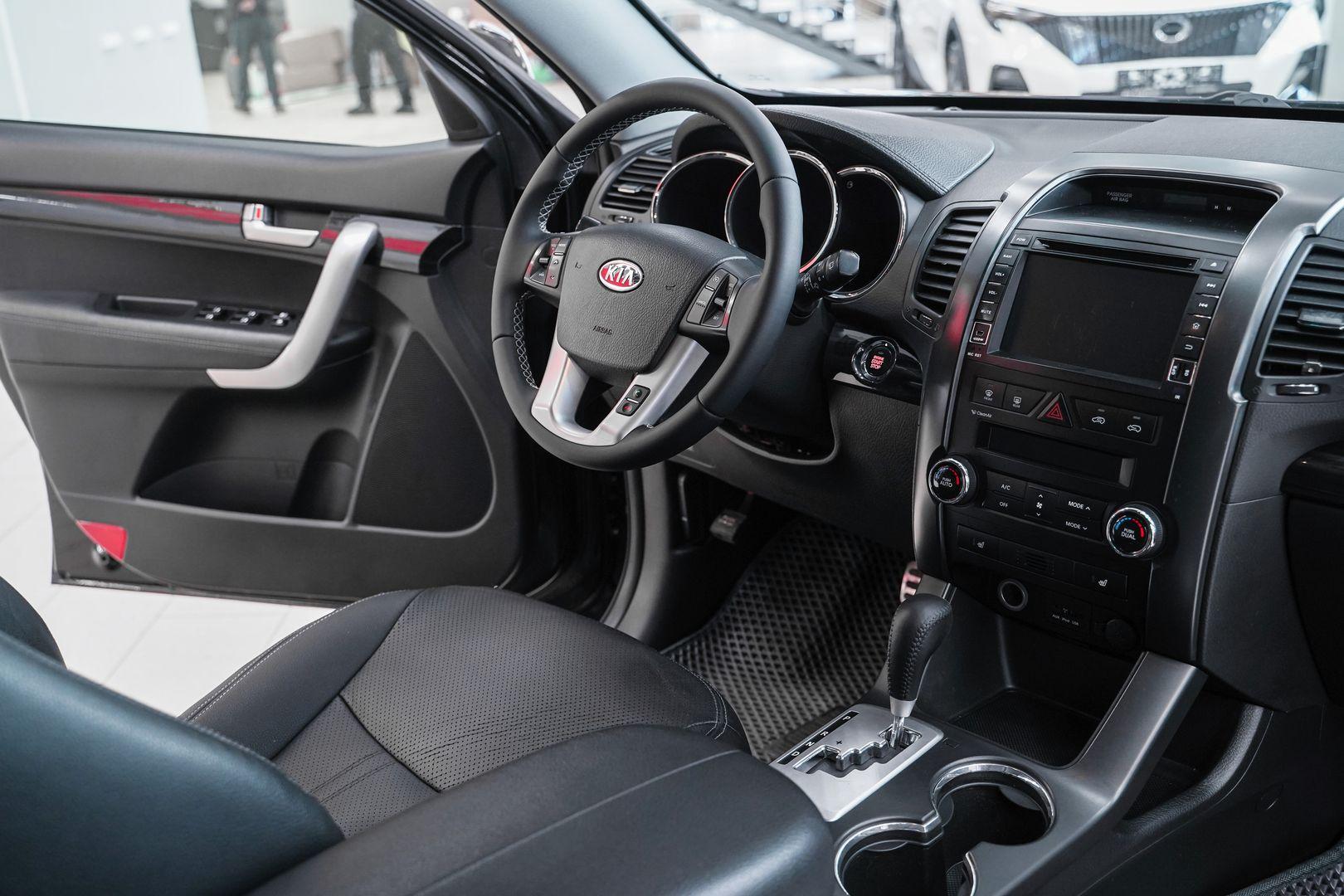 Kia Sorento 2012, черный, ДЦ Орехово
