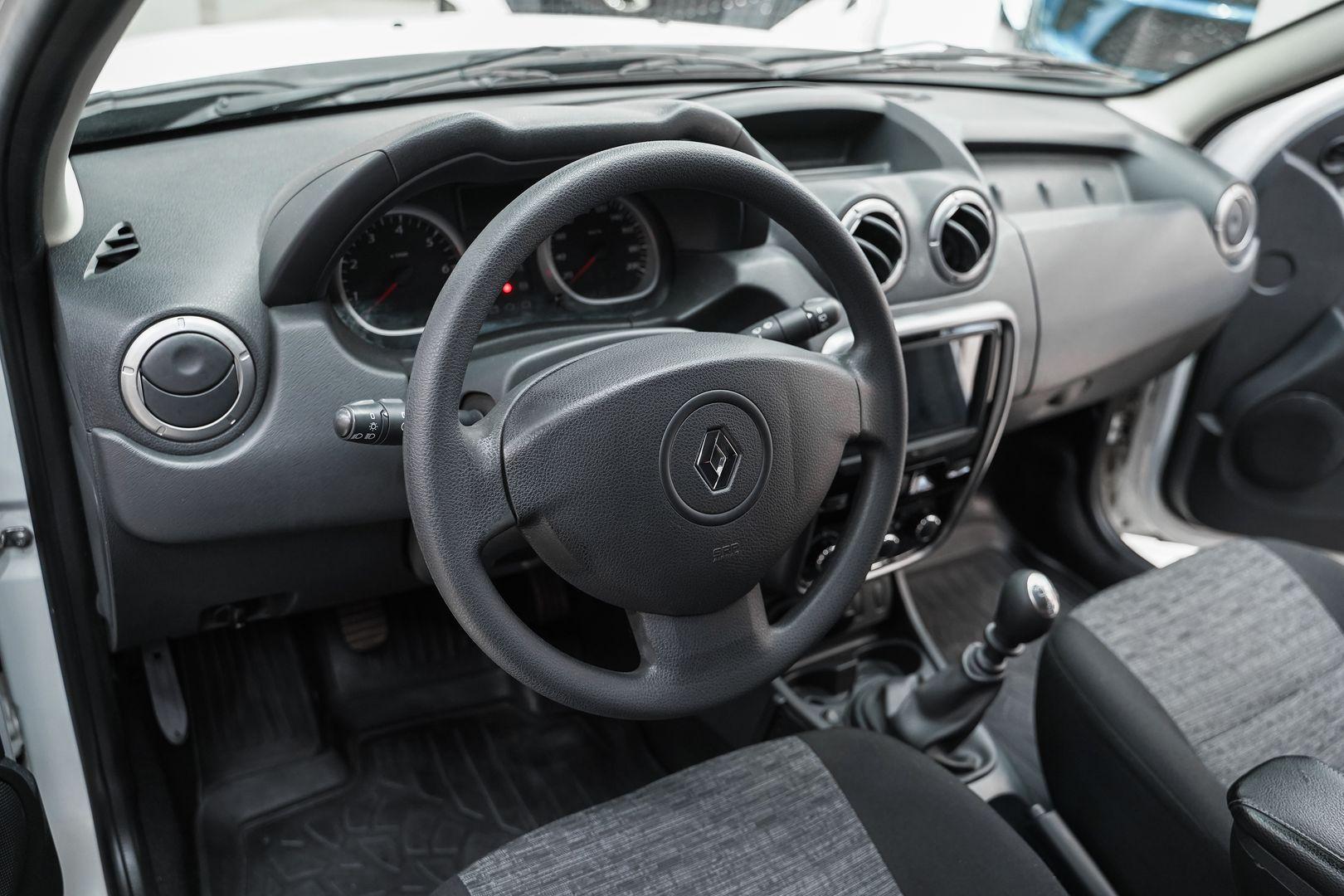 Renault Duster 2013, белый, ДЦ Орехово