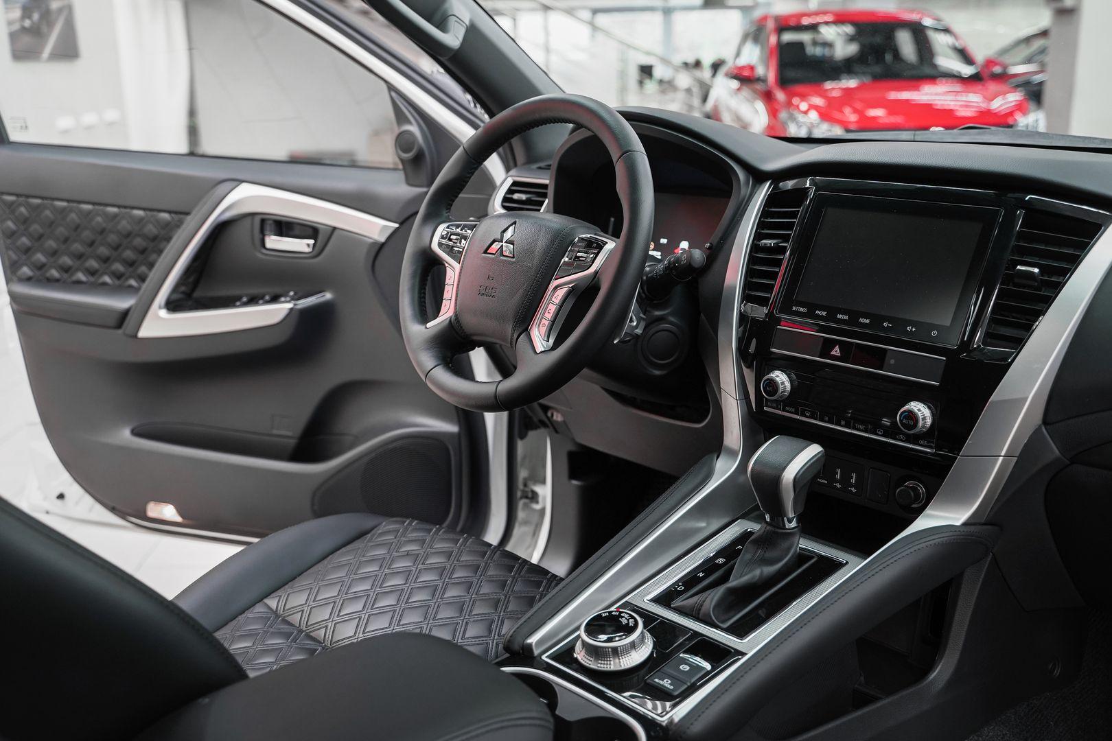 Mitsubishi Montero Sport 2022, белый, ДЦ Орехово