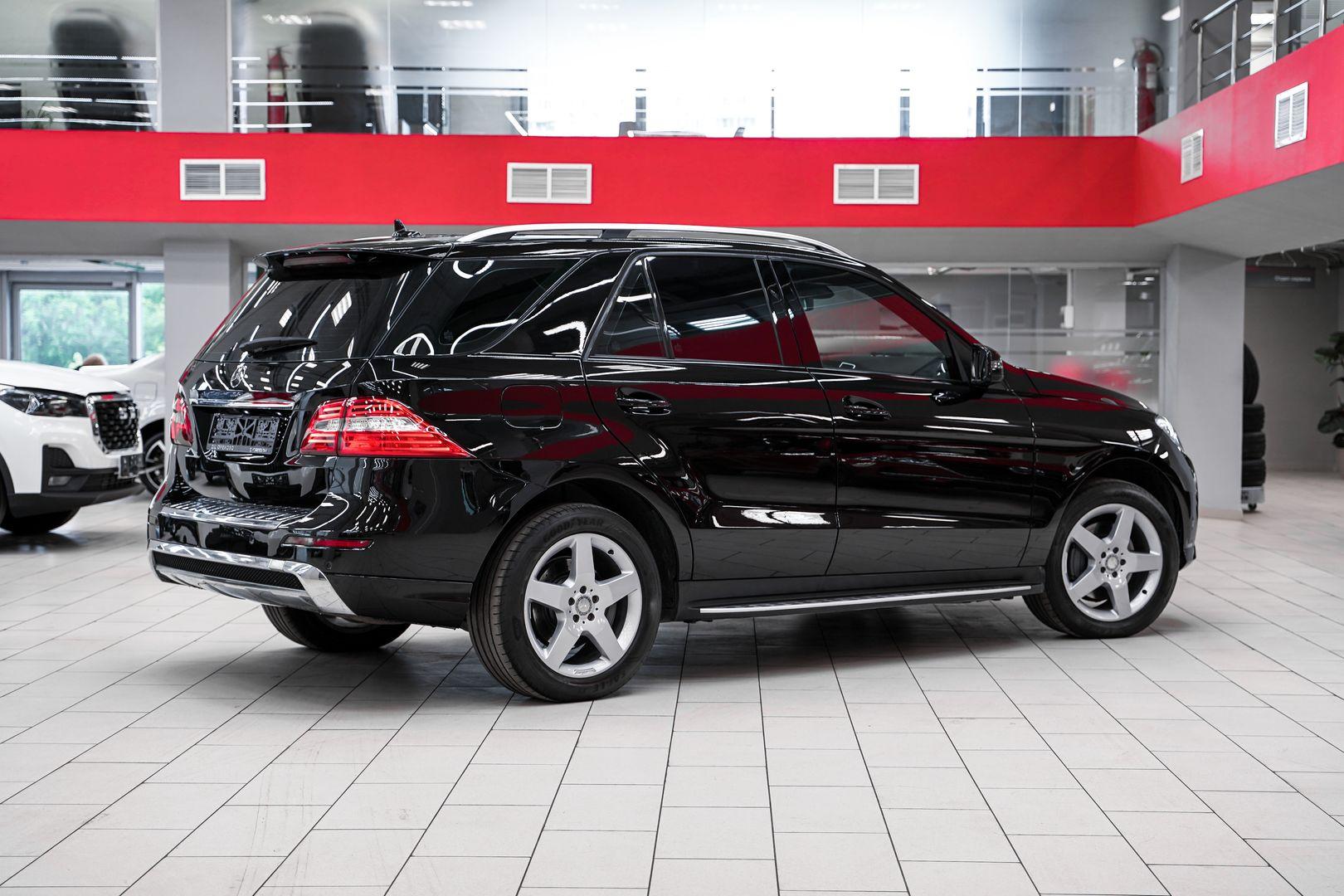 Mercedes-Benz M-Класс 2012, черный, ДЦ Орехово
