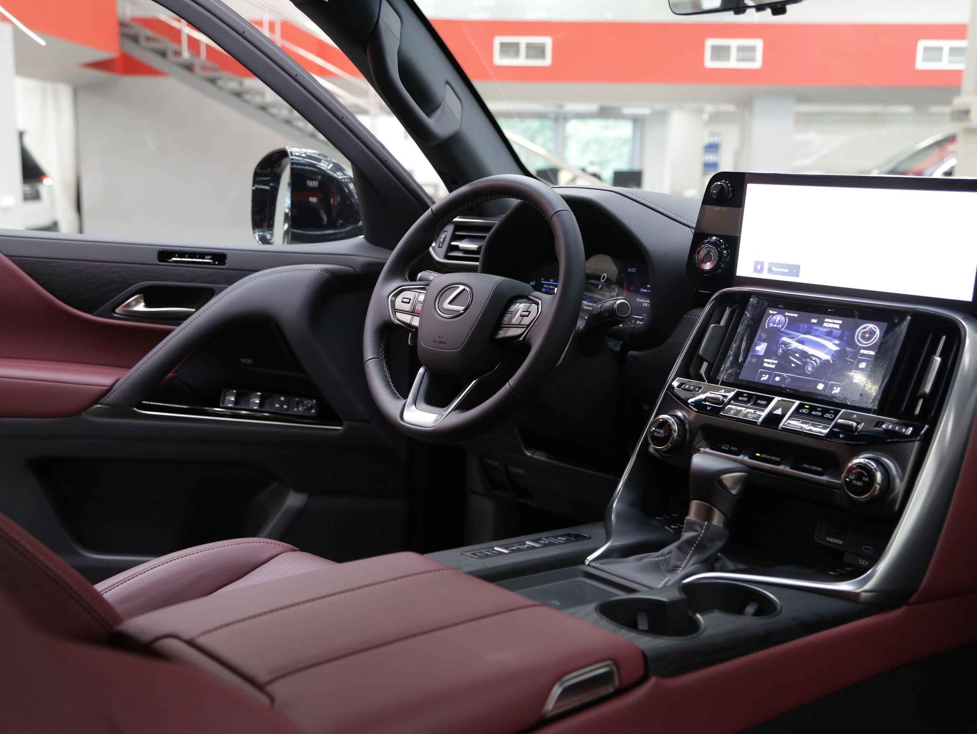 Lexus LX 2026, черный, ДЦ Орехово