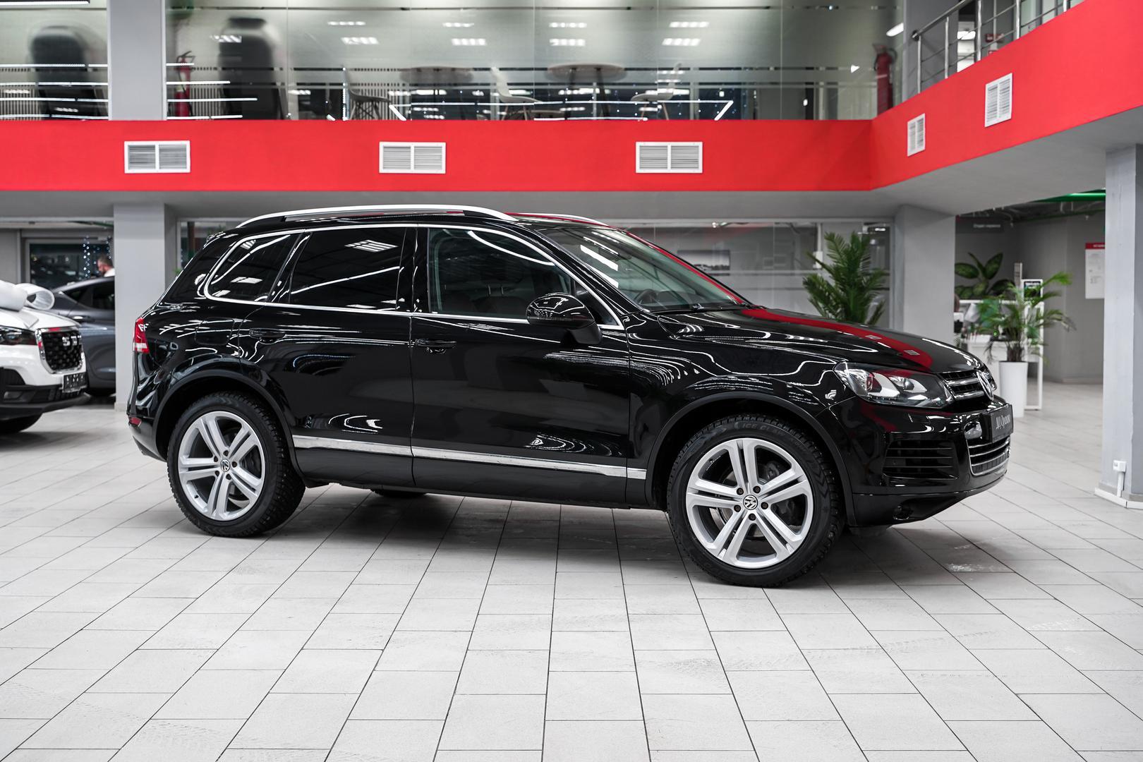 Volkswagen Touareg 2012, черный, ДЦ Орехово