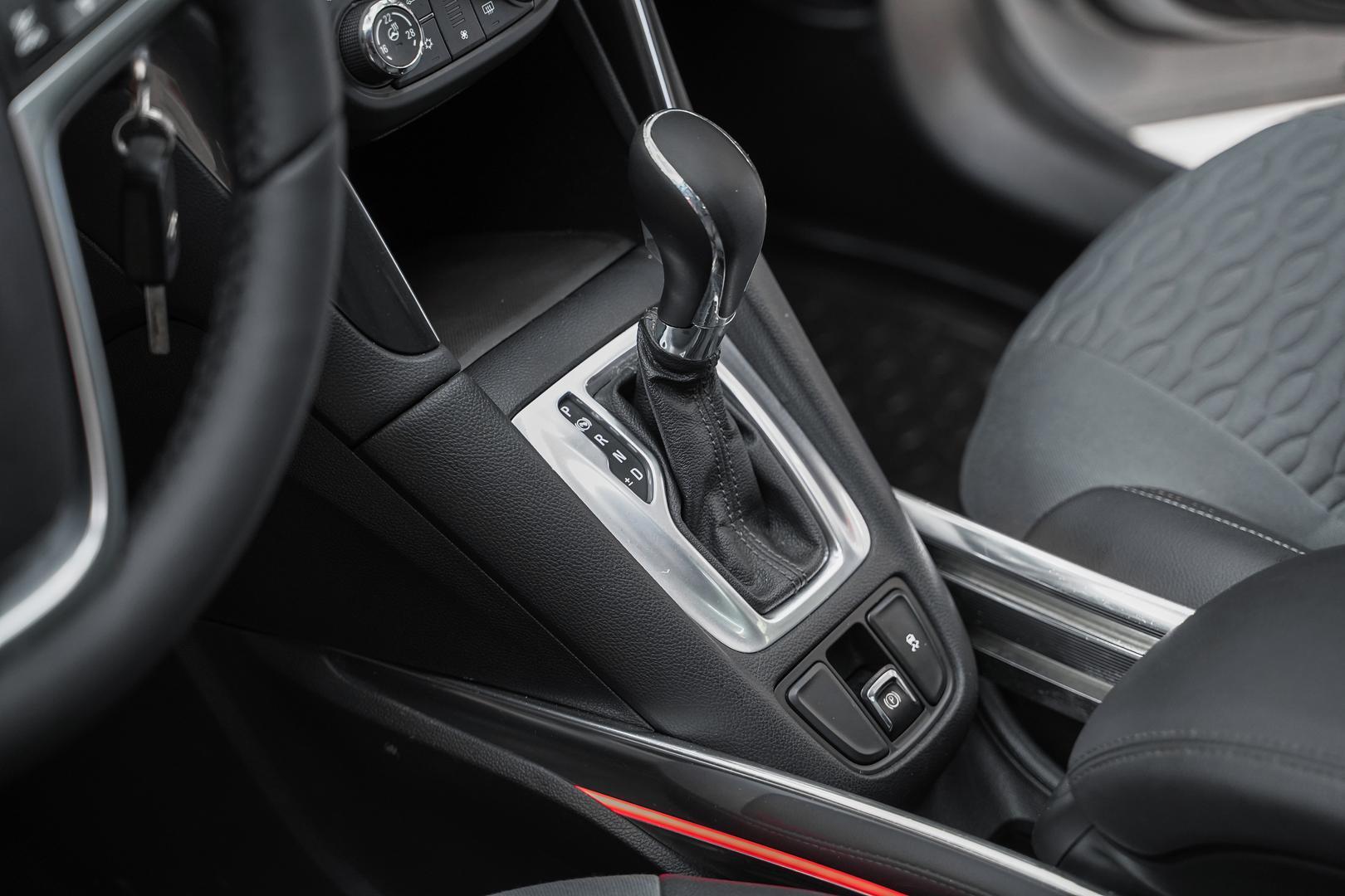 Opel Zafira 2013, белый, ДЦ Орехово