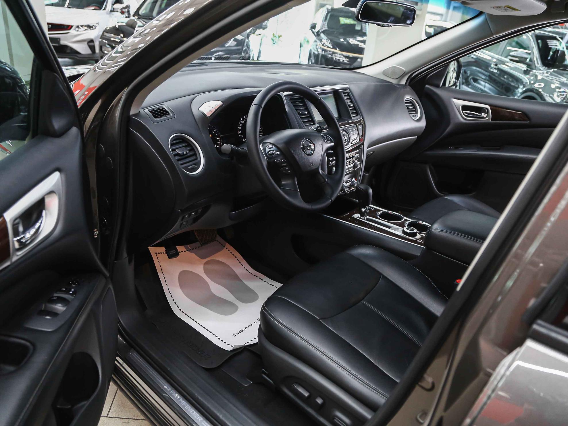 Nissan Pathfinder 2014, коричневый, ДЦ Орехово