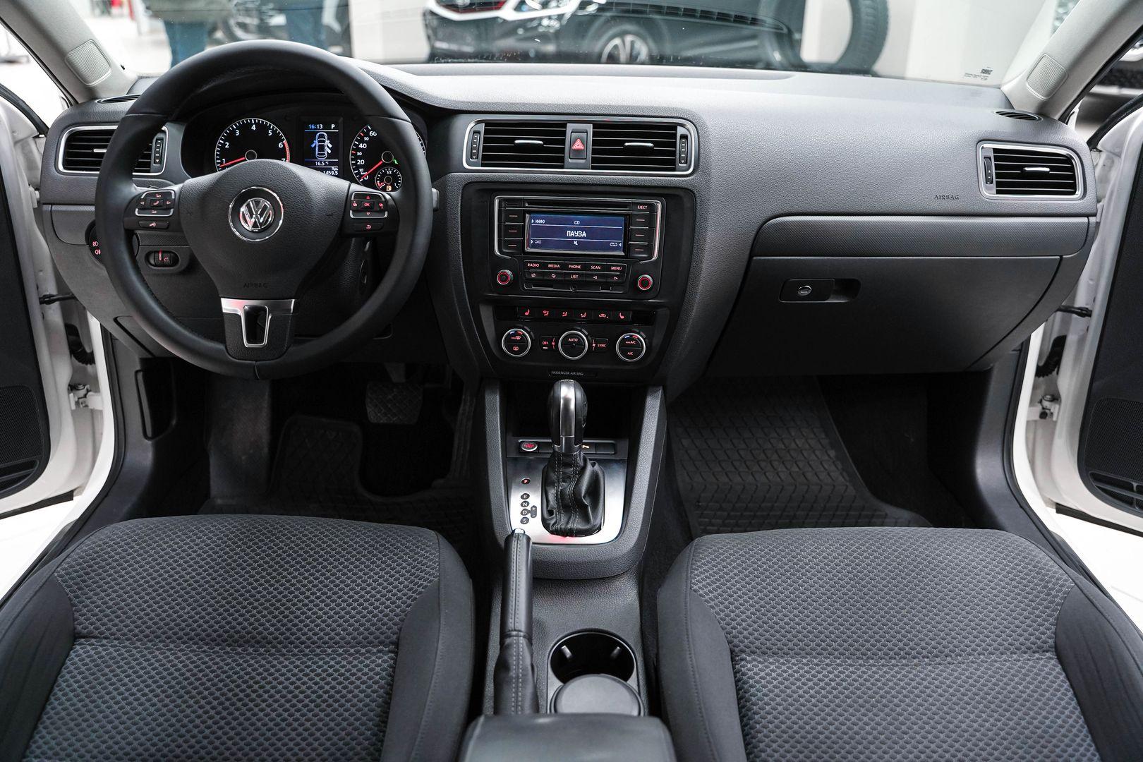 Volkswagen Jetta 2014, белый, ДЦ Орехово