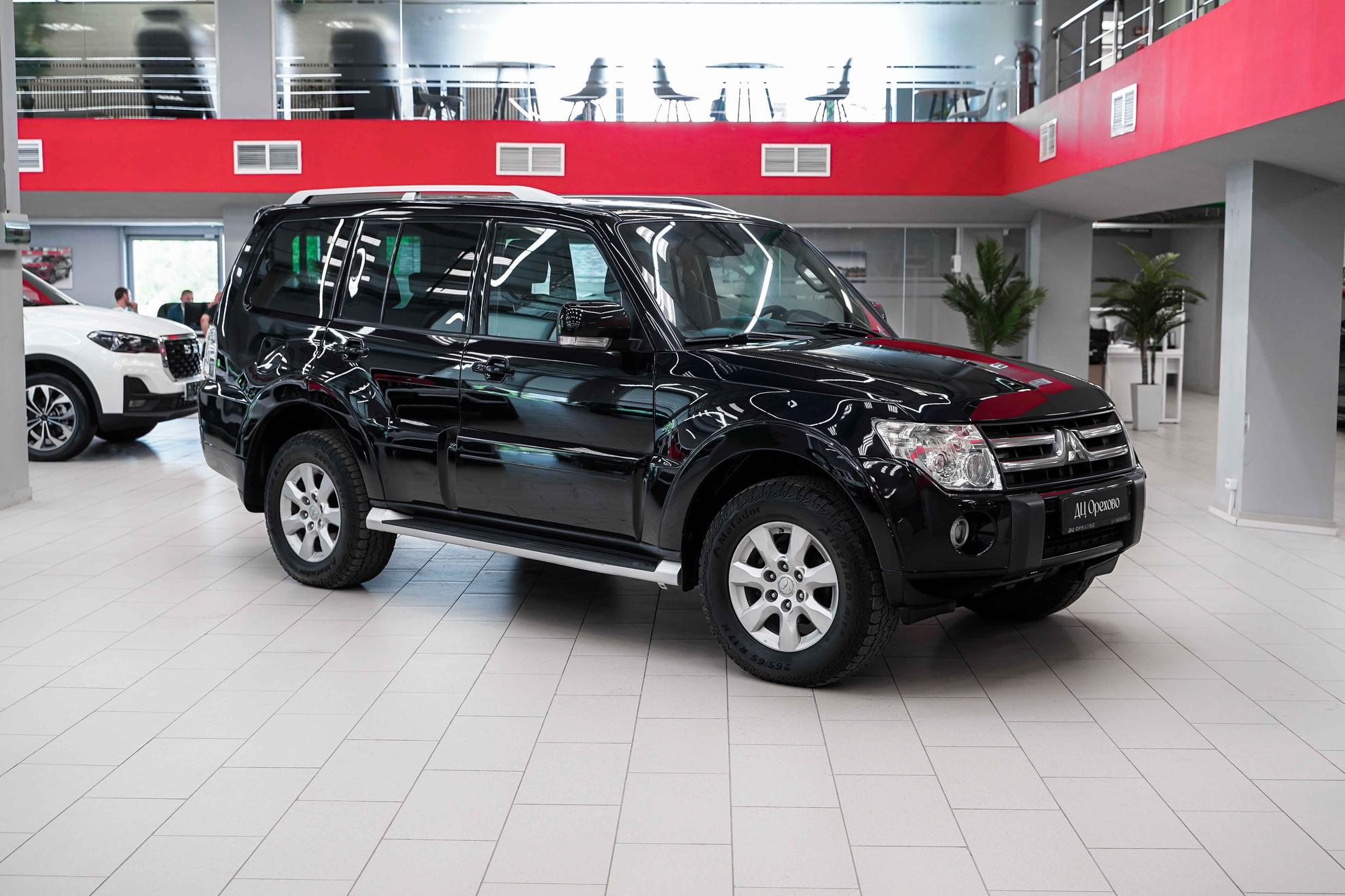 Mitsubishi Pajero 2010, черный, ДЦ Орехово