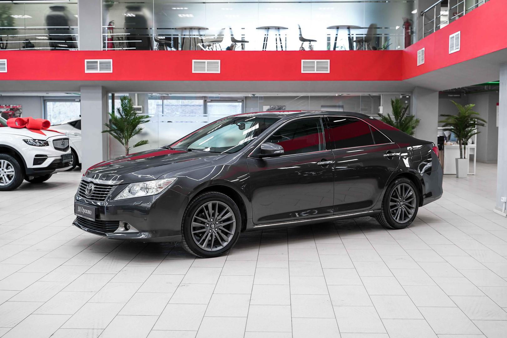 Toyota Camry 2014, серый, ДЦ Орехово