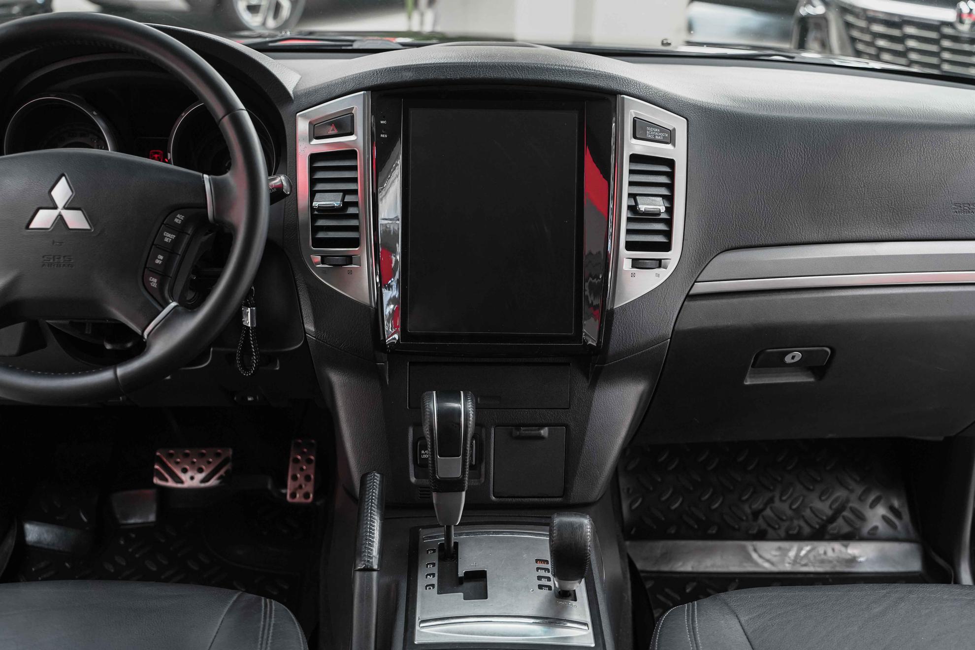 Mitsubishi Pajero 2014, черный, ДЦ Орехово