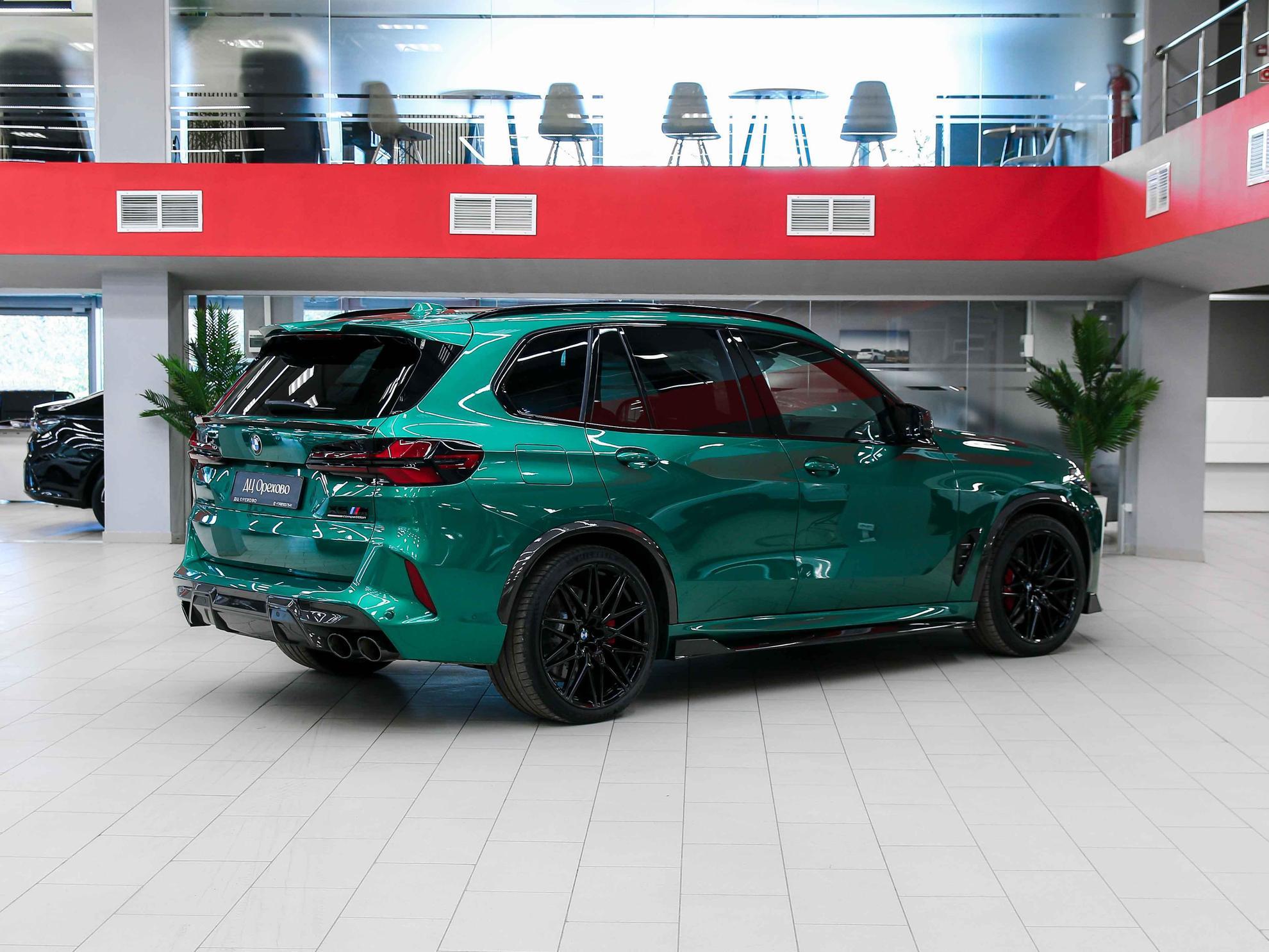 BMW X5 M 2023, зеленый, ДЦ Орехово