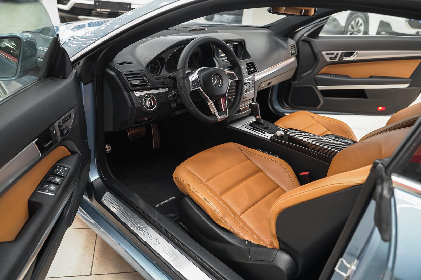 Mercedes-Benz E-Класс 2012, голубой, ДЦ Орехово