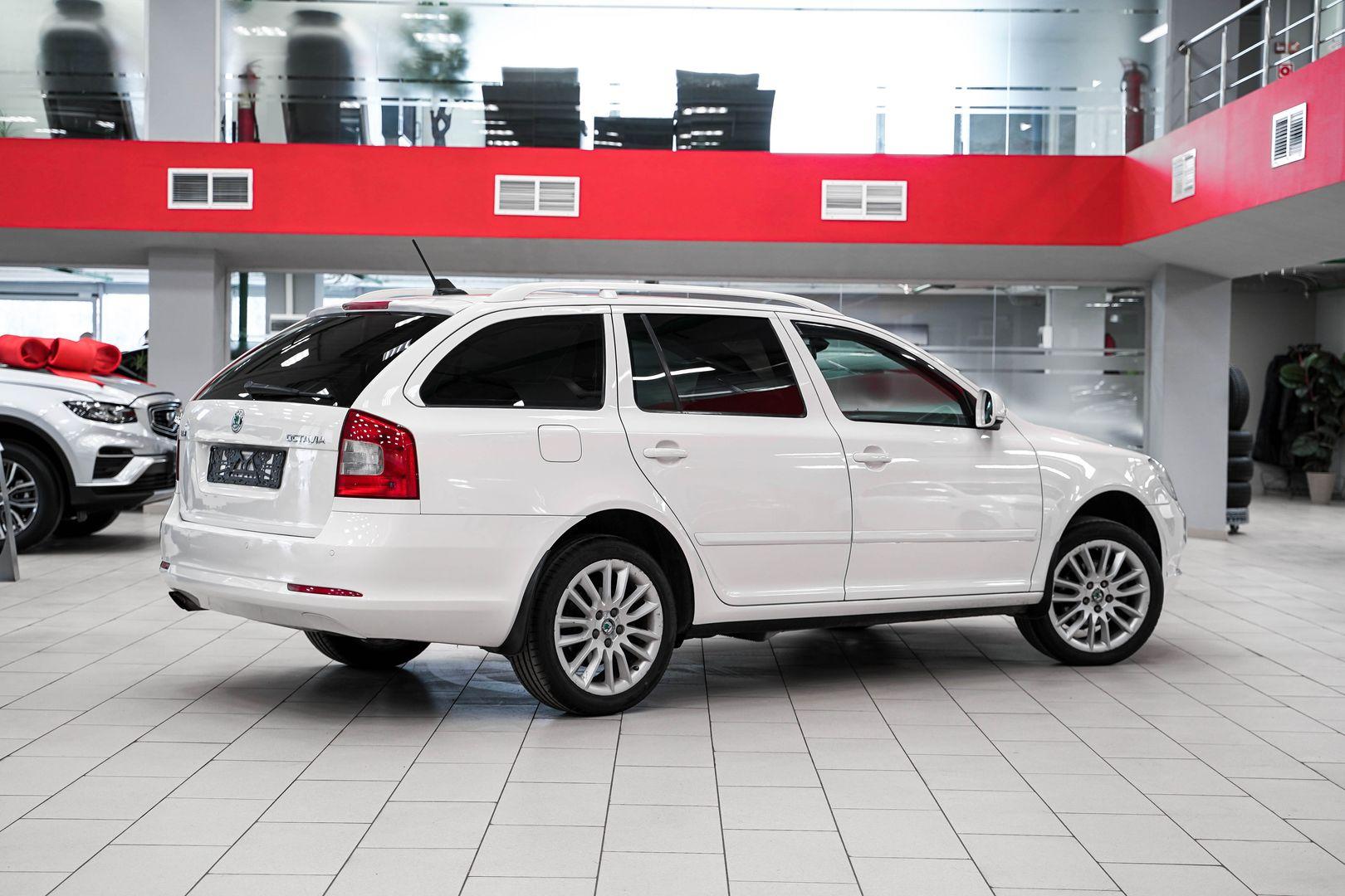 Skoda Octavia 2012, белый, ДЦ Орехово