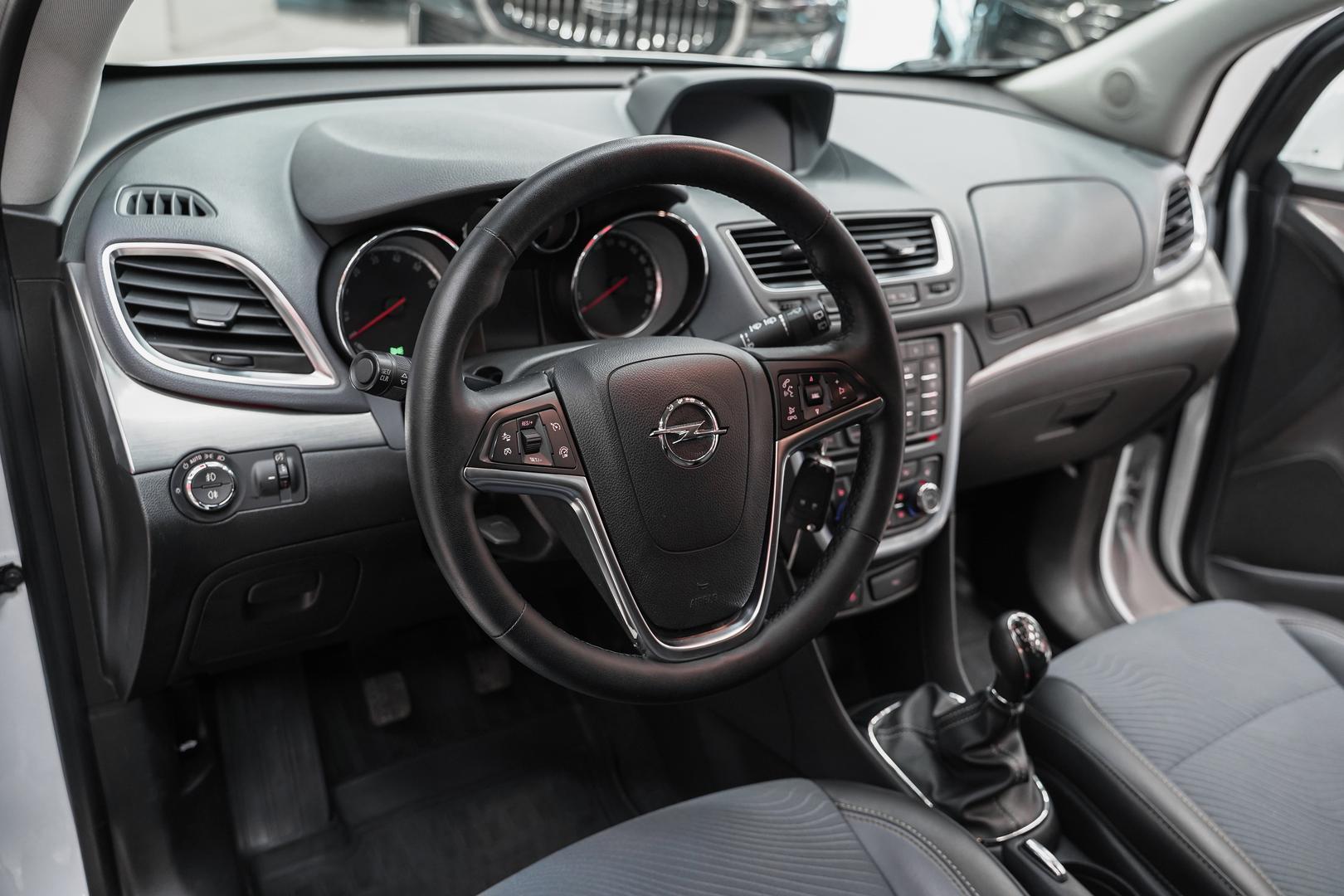 Opel Mokka 2013, белый, ДЦ Орехово
