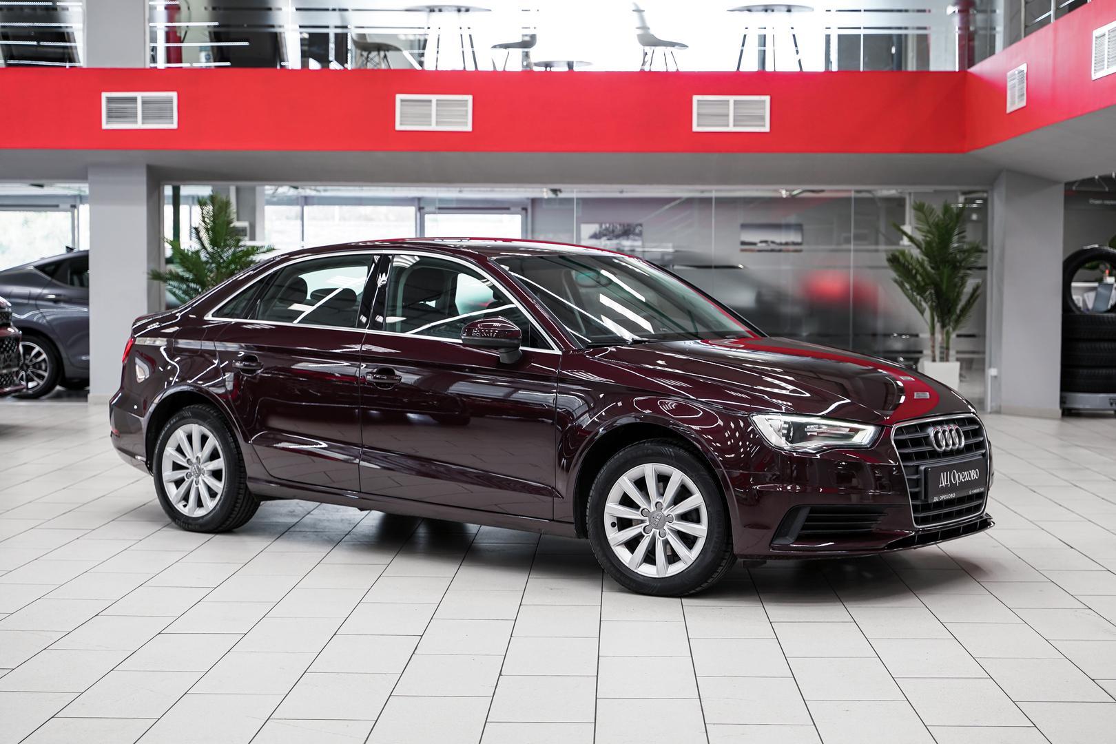 Audi A3 2013, красный, ДЦ Орехово