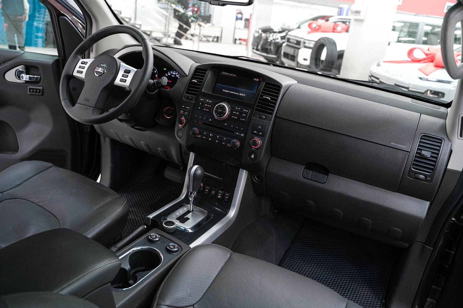 Nissan Pathfinder 2012, коричневый, ДЦ Орехово