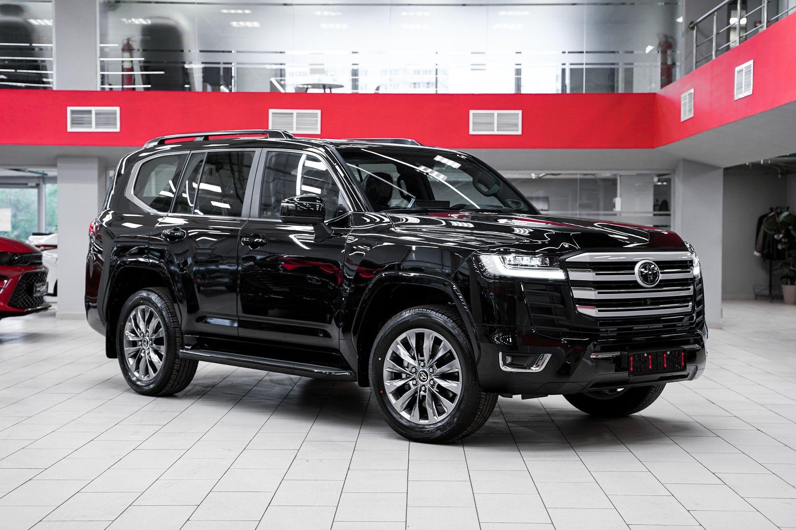 Toyota Land Cruiser 2024, черный, ДЦ Орехово