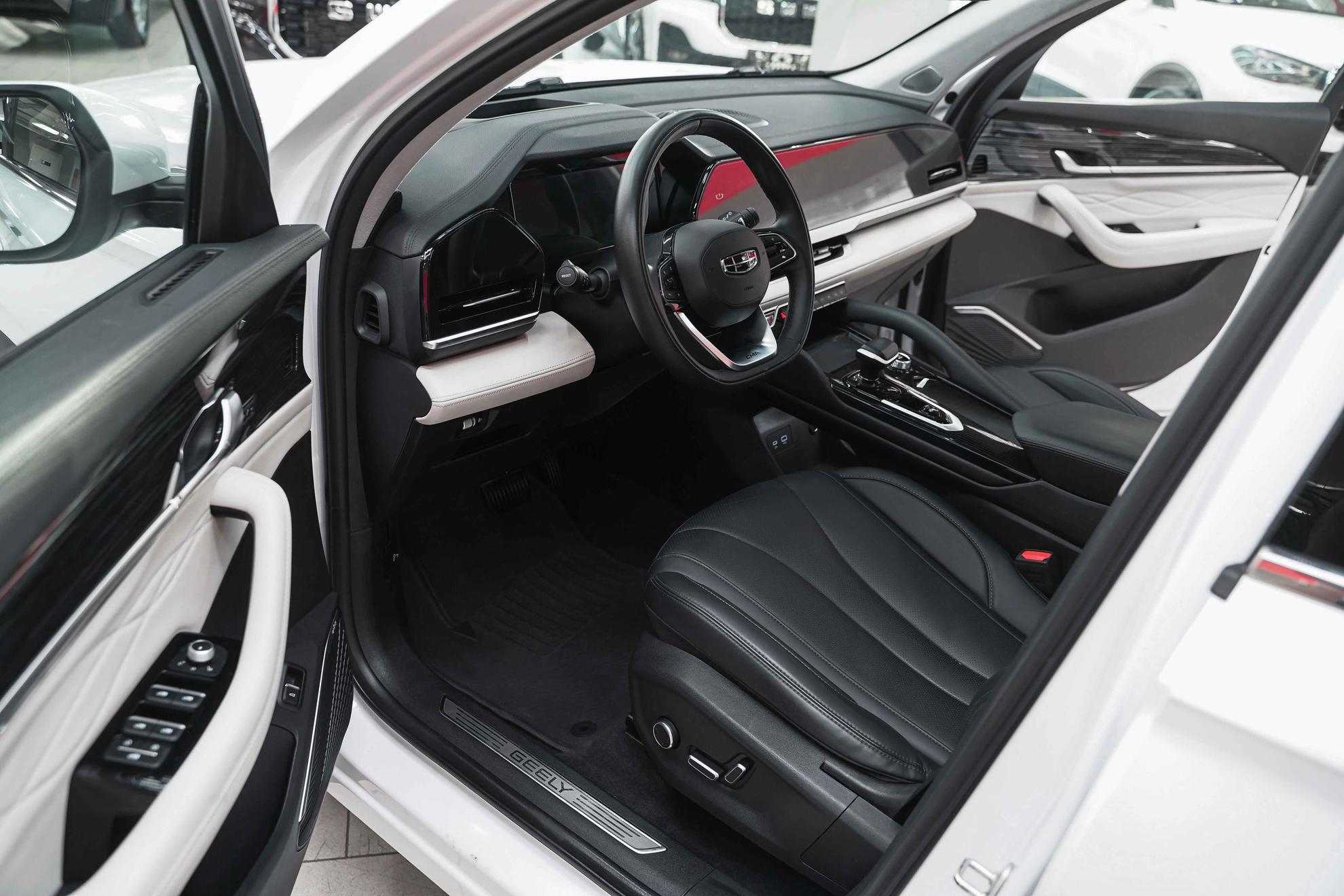 Geely Monjaro 2023, белый, ДЦ Орехово