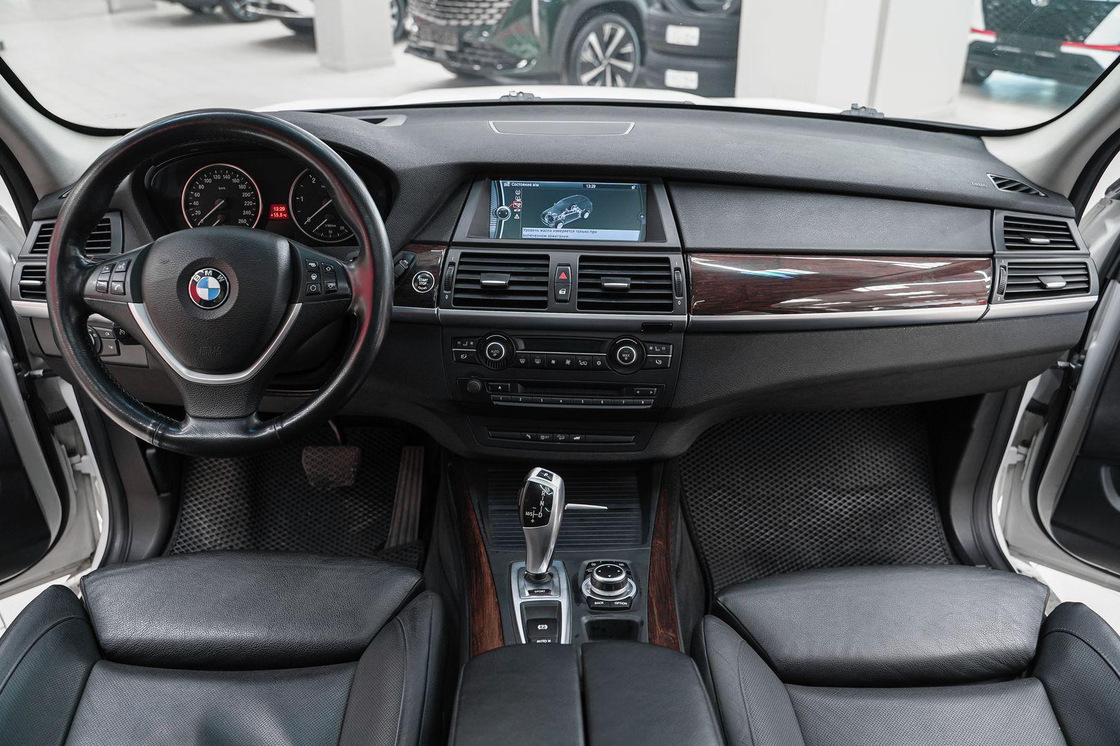 BMW X5 2011, белый, ДЦ Орехово