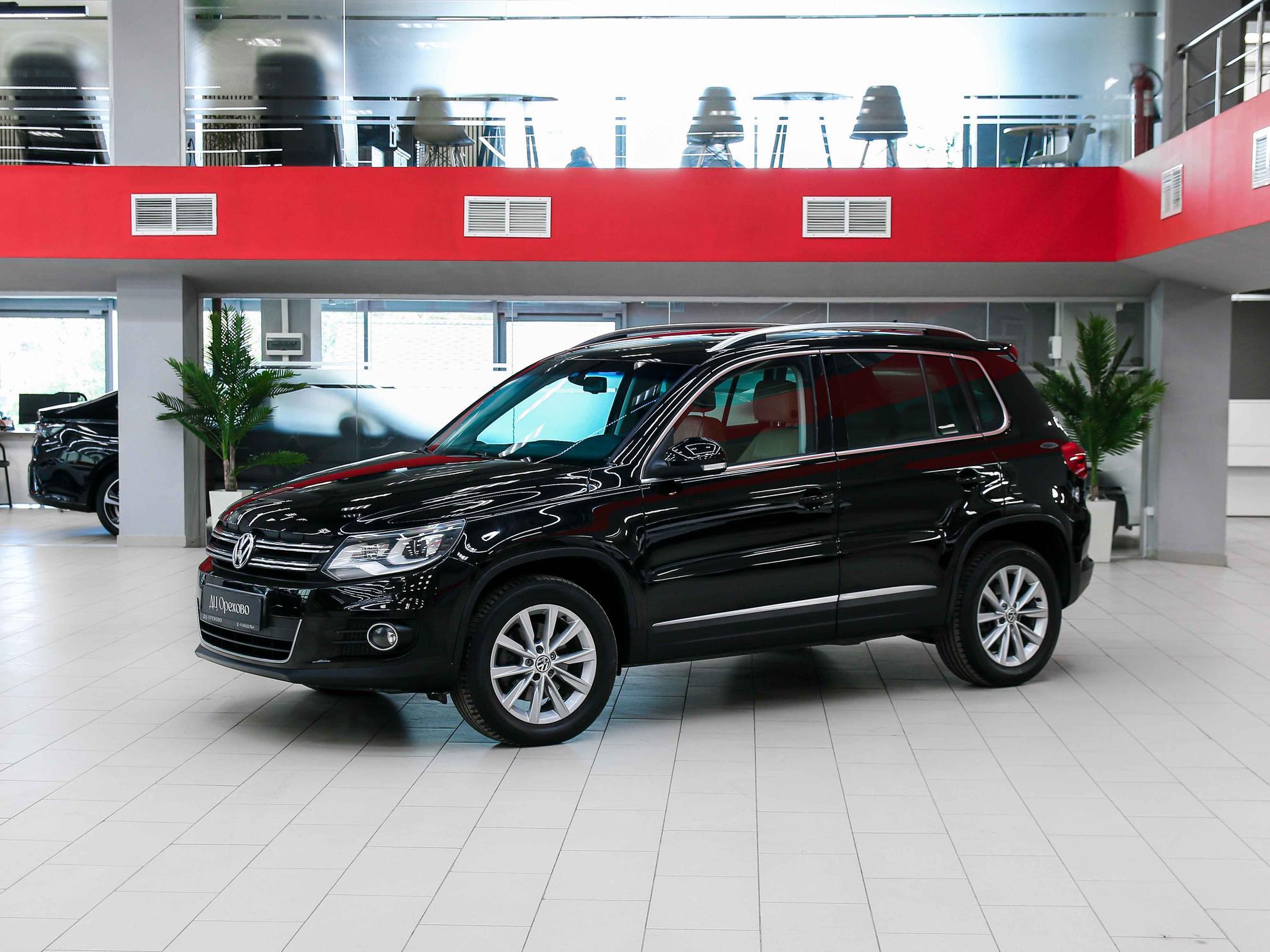 Volkswagen Tiguan 2011, черный, ДЦ Орехово