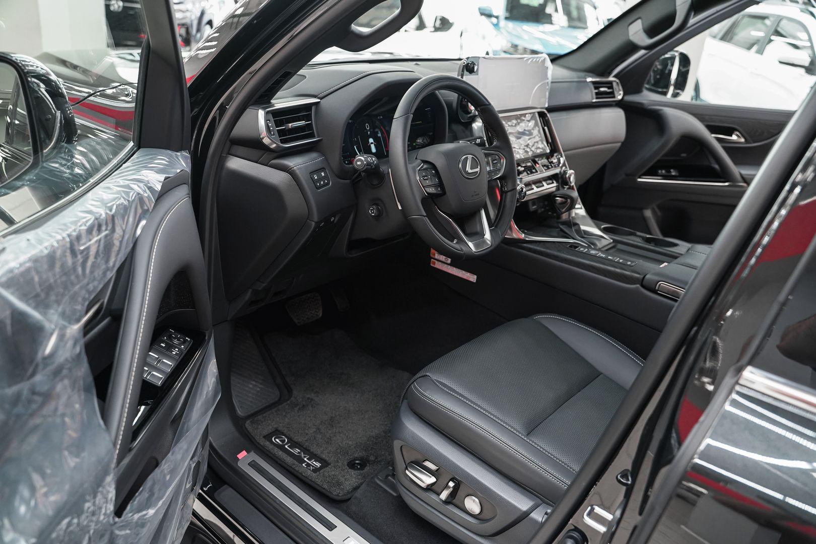 Lexus LX 2025, черный, ДЦ Орехово