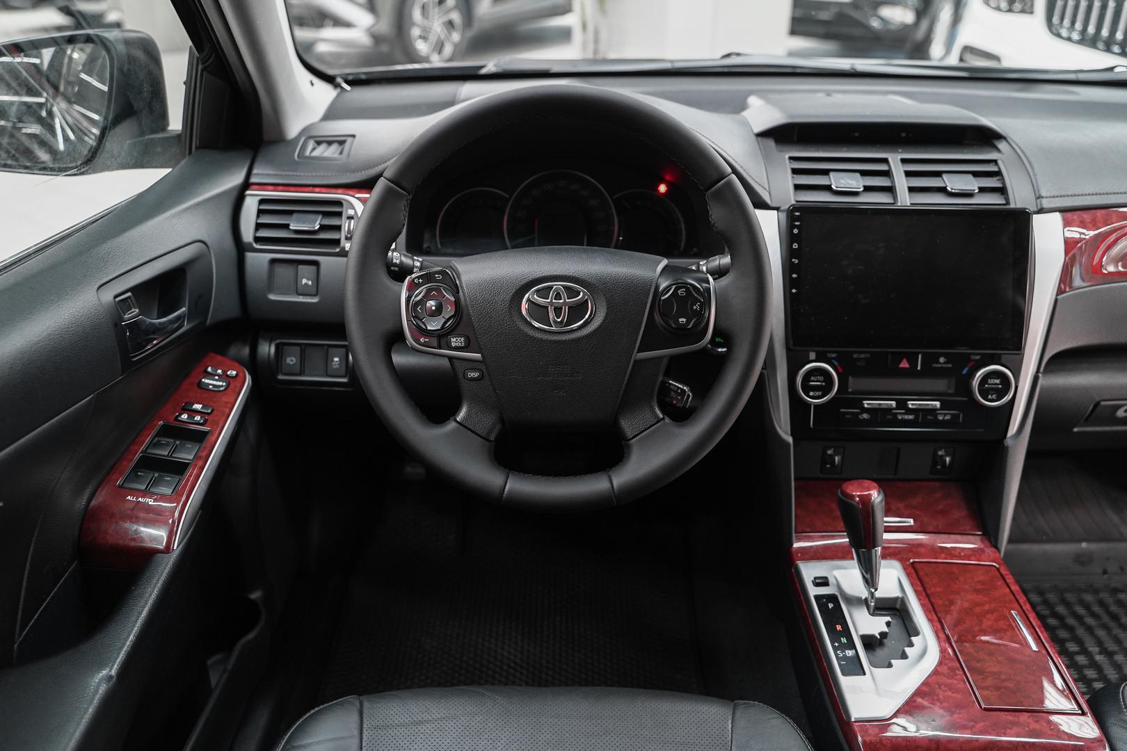 Toyota Camry 2013, черный, ДЦ Орехово