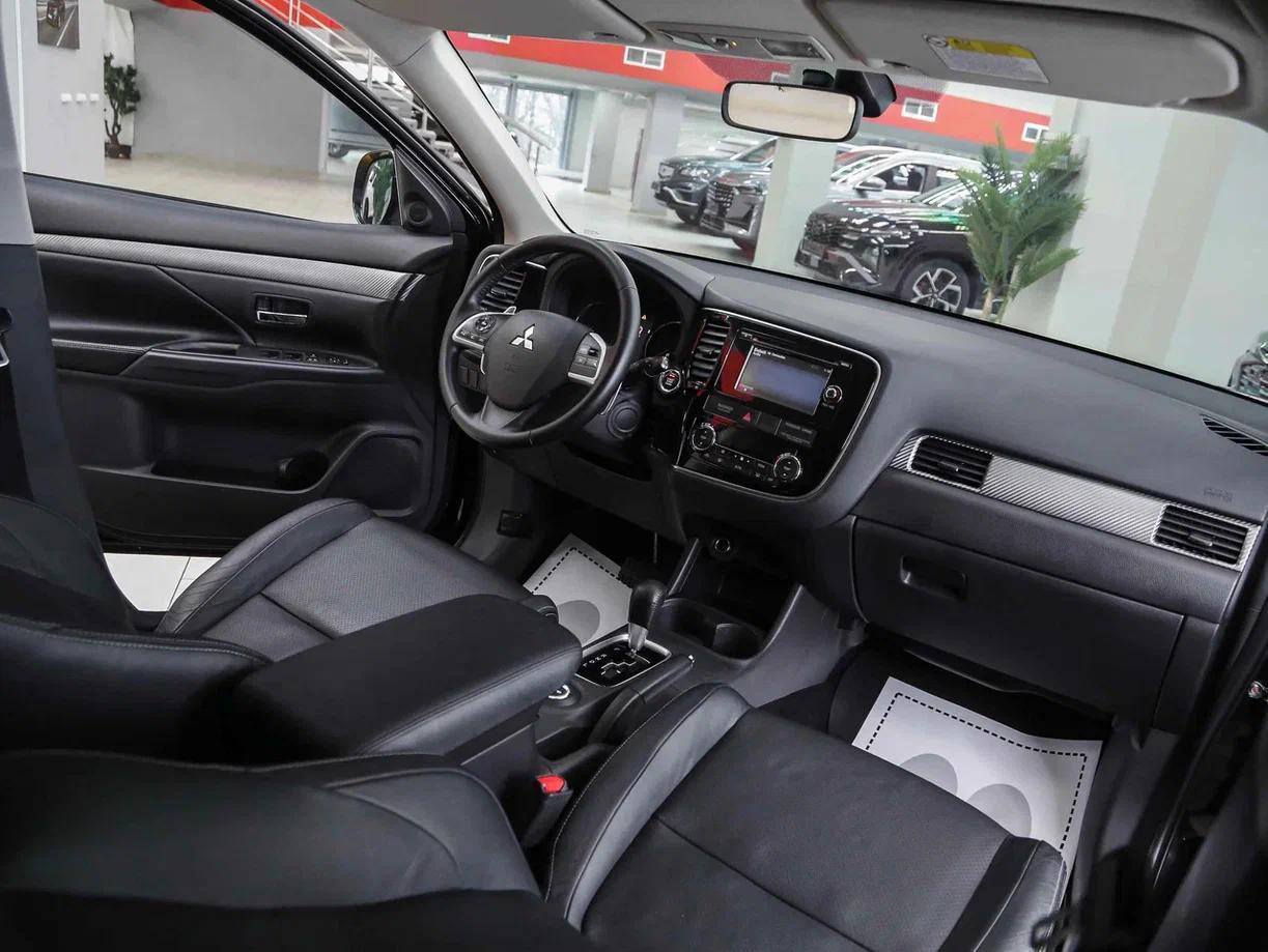 Mitsubishi Outlander 2013, черный, ДЦ Орехово