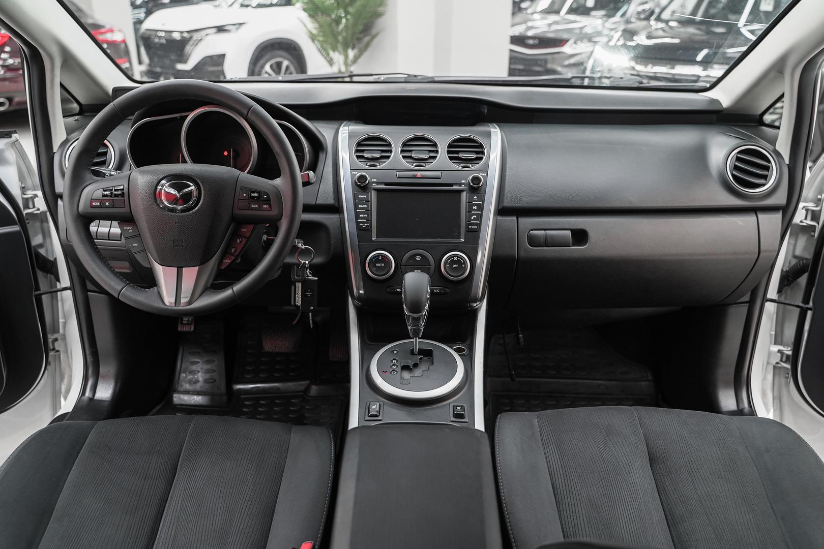 Mazda CX-7 2011, белый, ДЦ Орехово