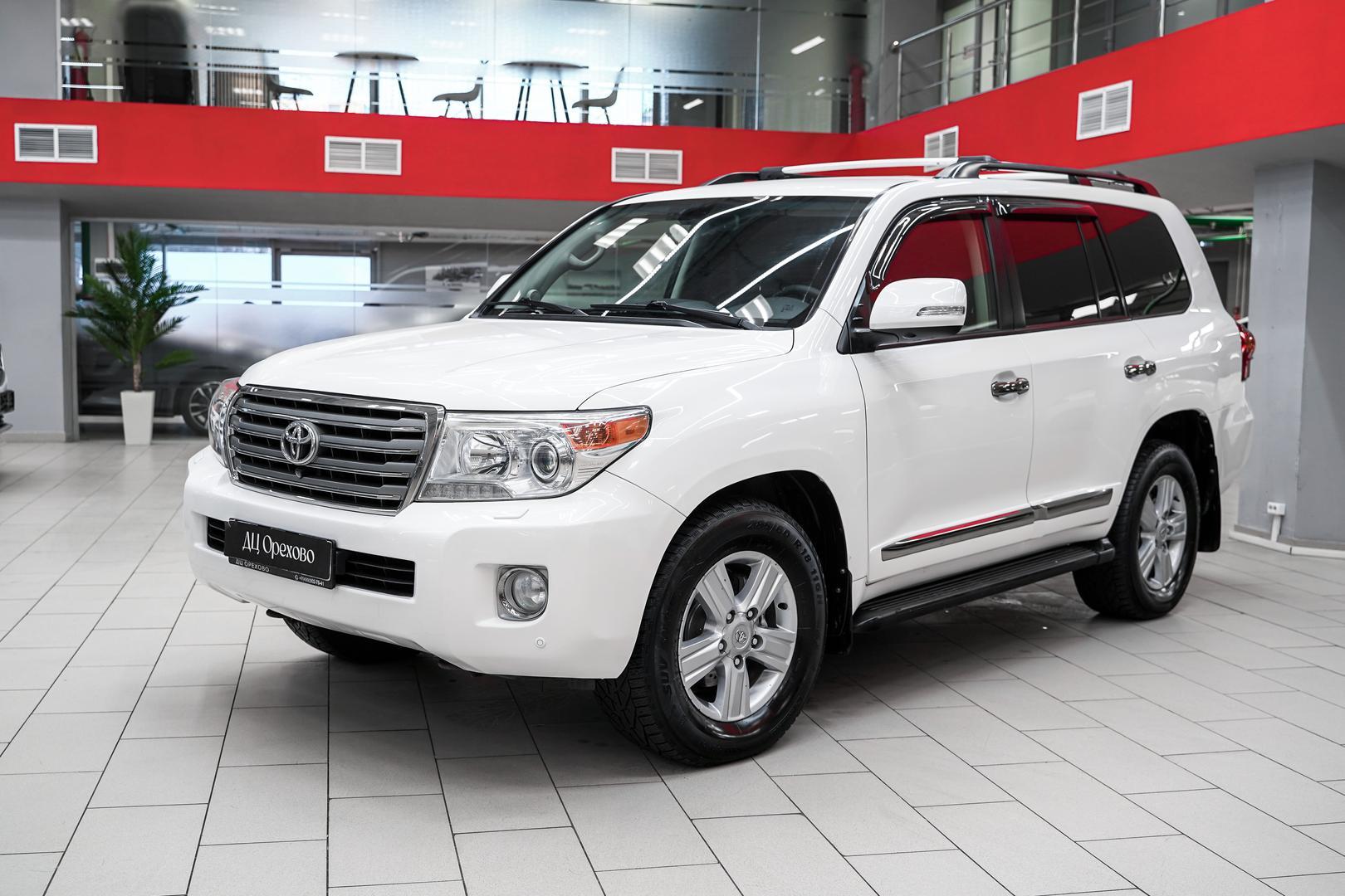 Toyota Land Cruiser 2012, белый, ДЦ Орехово