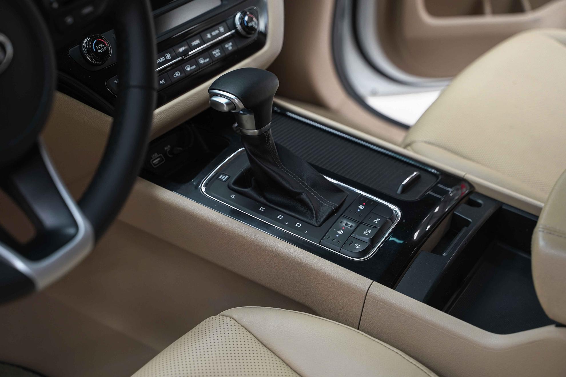 Kia Carnival 2018, белый, ДЦ Орехово