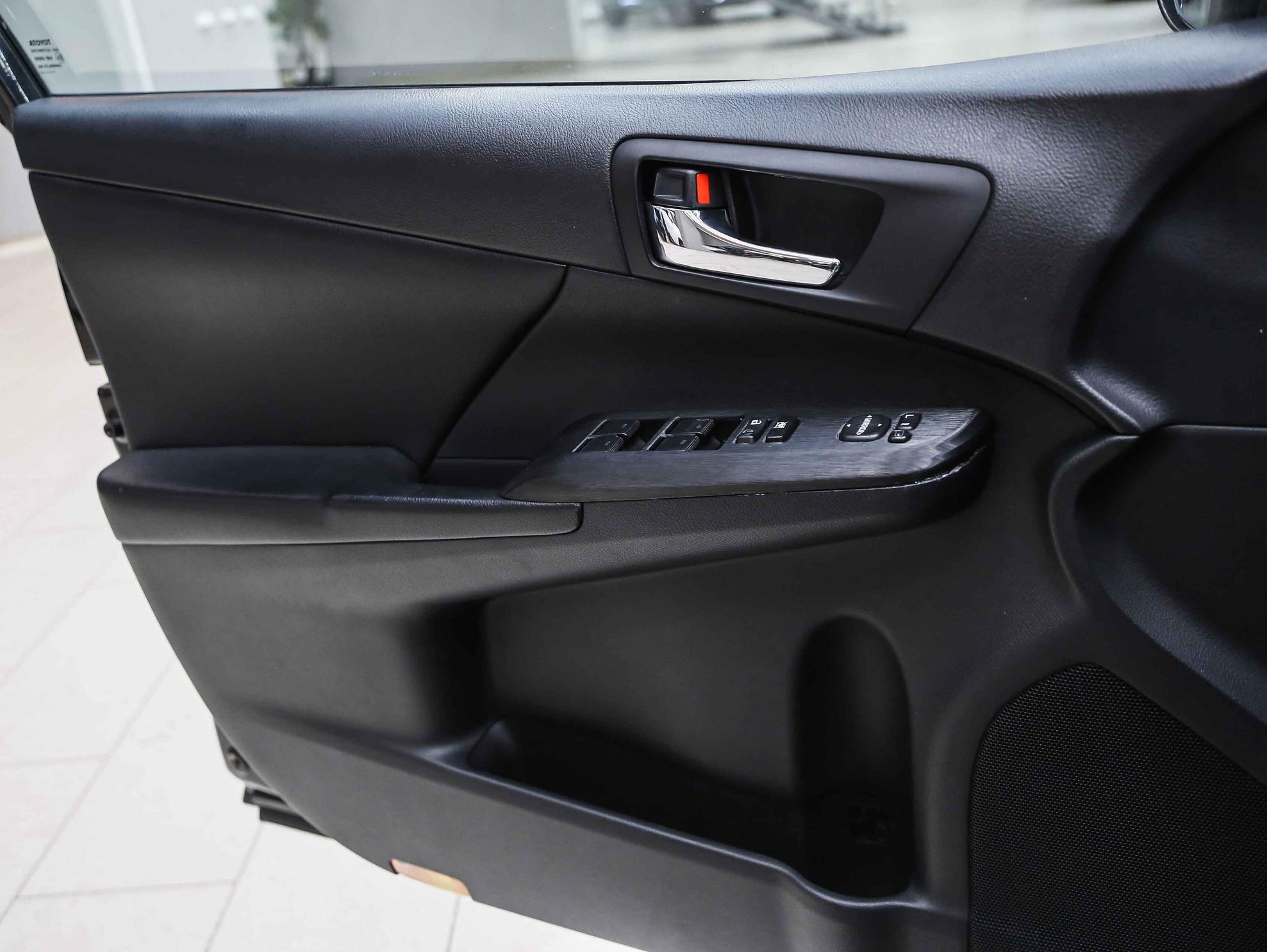Toyota Camry 2015, черный, ДЦ Орехово