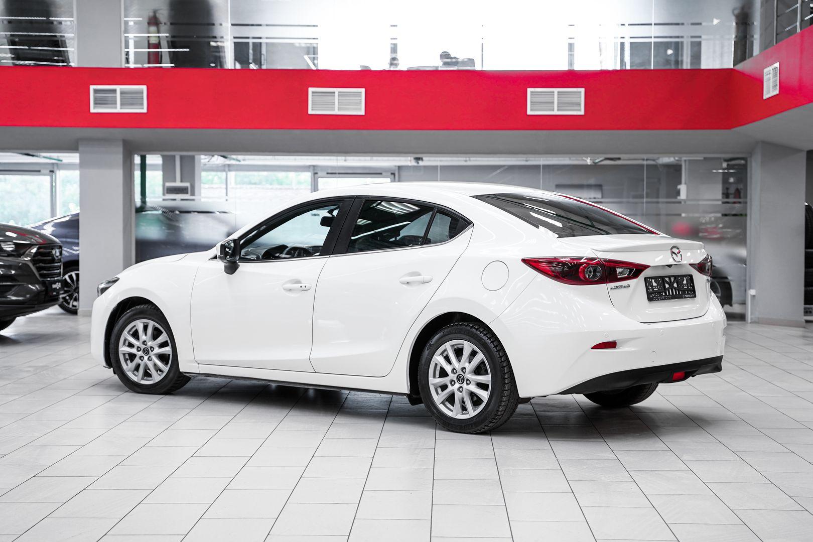 Mazda 3 2018, белый, ДЦ Орехово