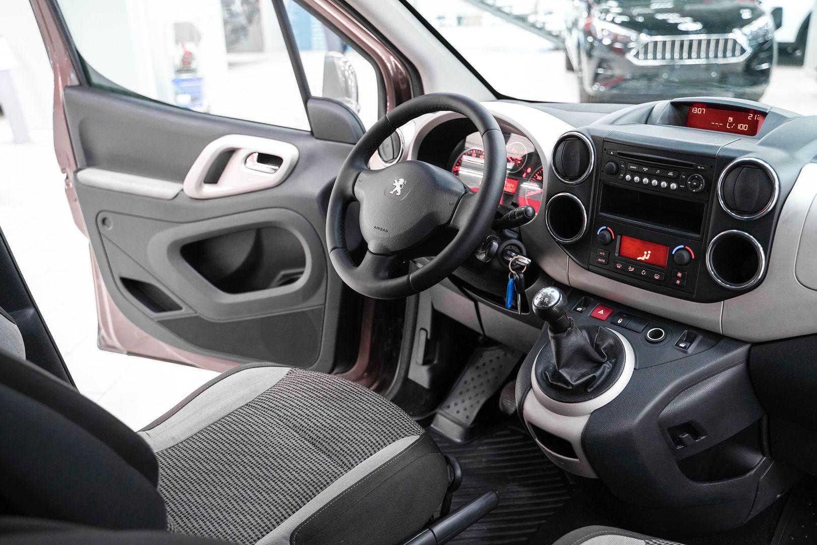 Peugeot Partner 2013, коричневый, ДЦ Орехово