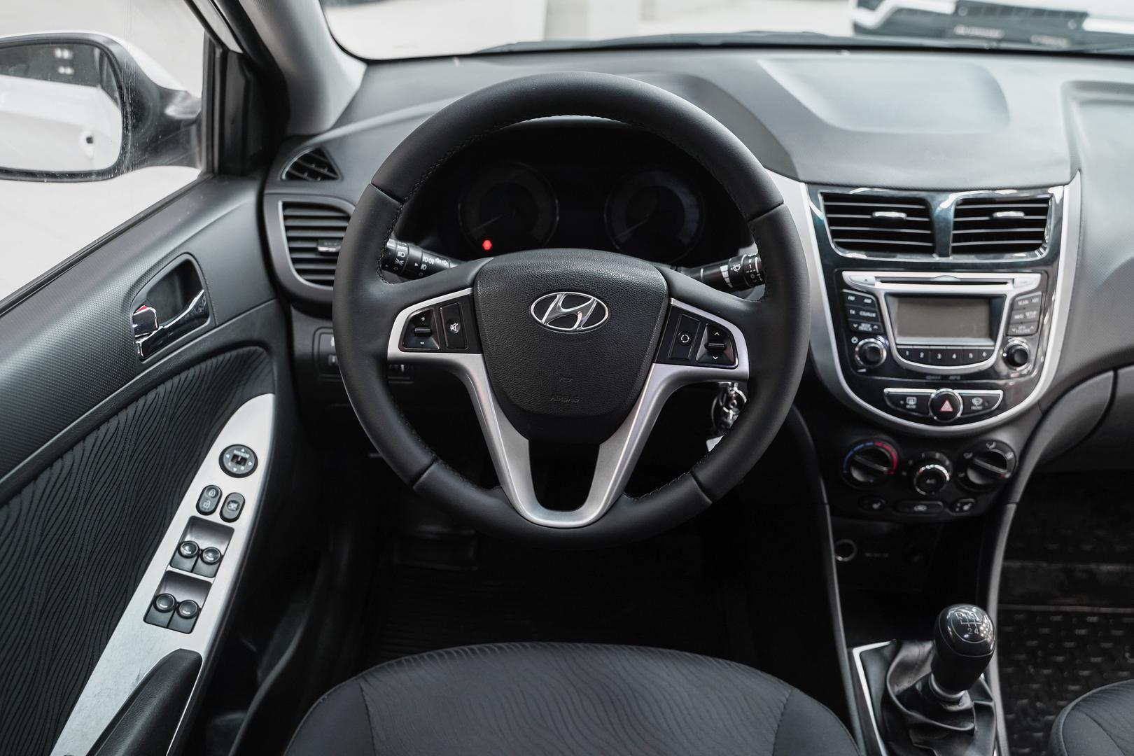 Hyundai Solaris 2014, белый, ДЦ Орехово