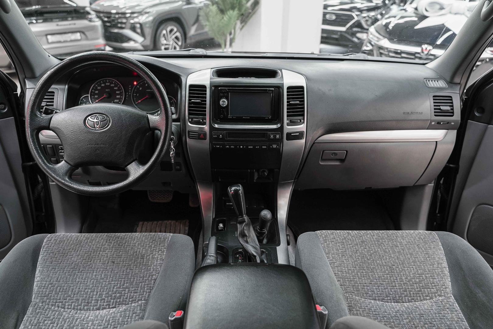 Toyota Land Cruiser Prado 2004, черный, ДЦ Орехово