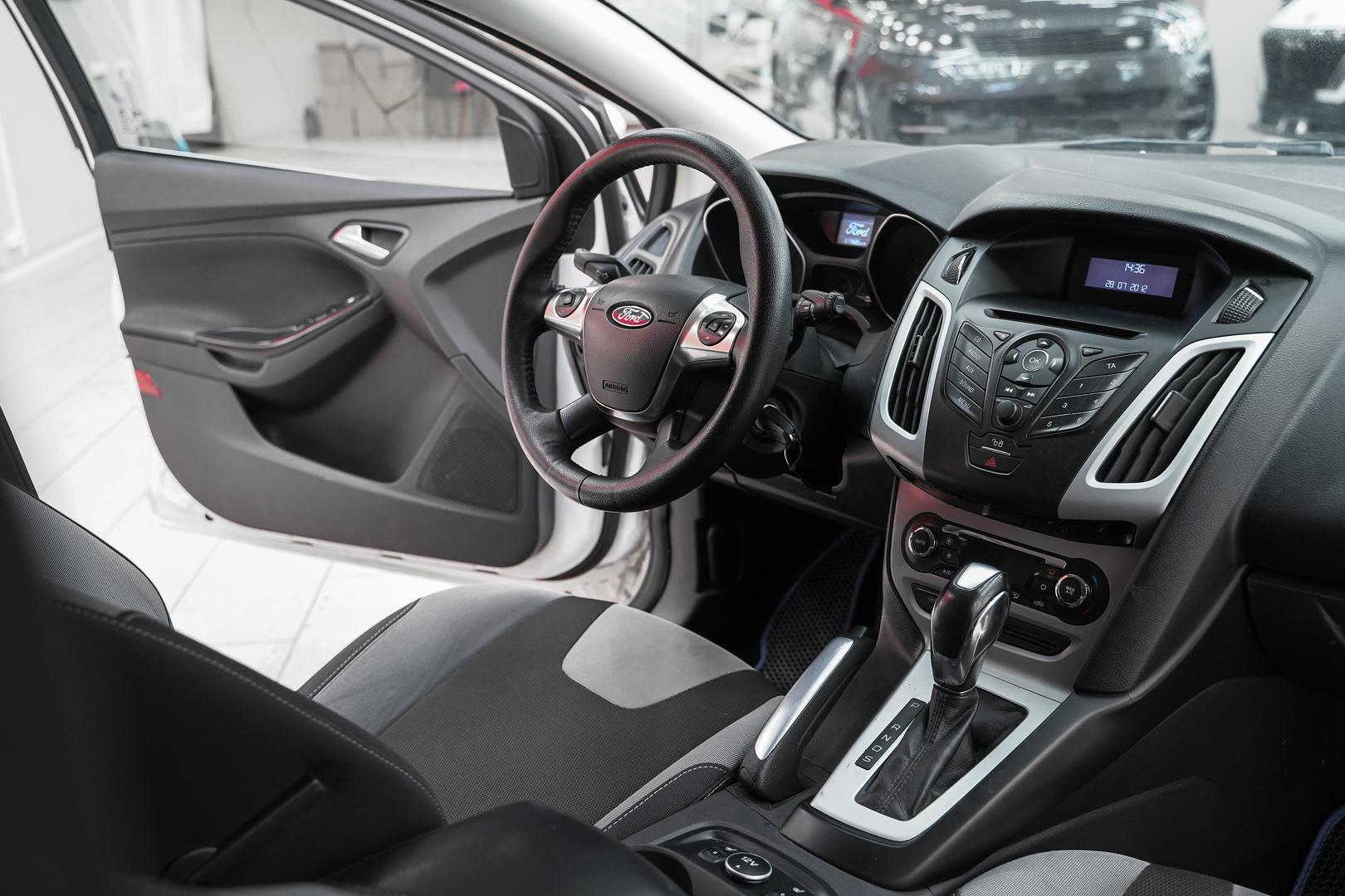 Ford Focus 2012, белый, ДЦ Орехово
