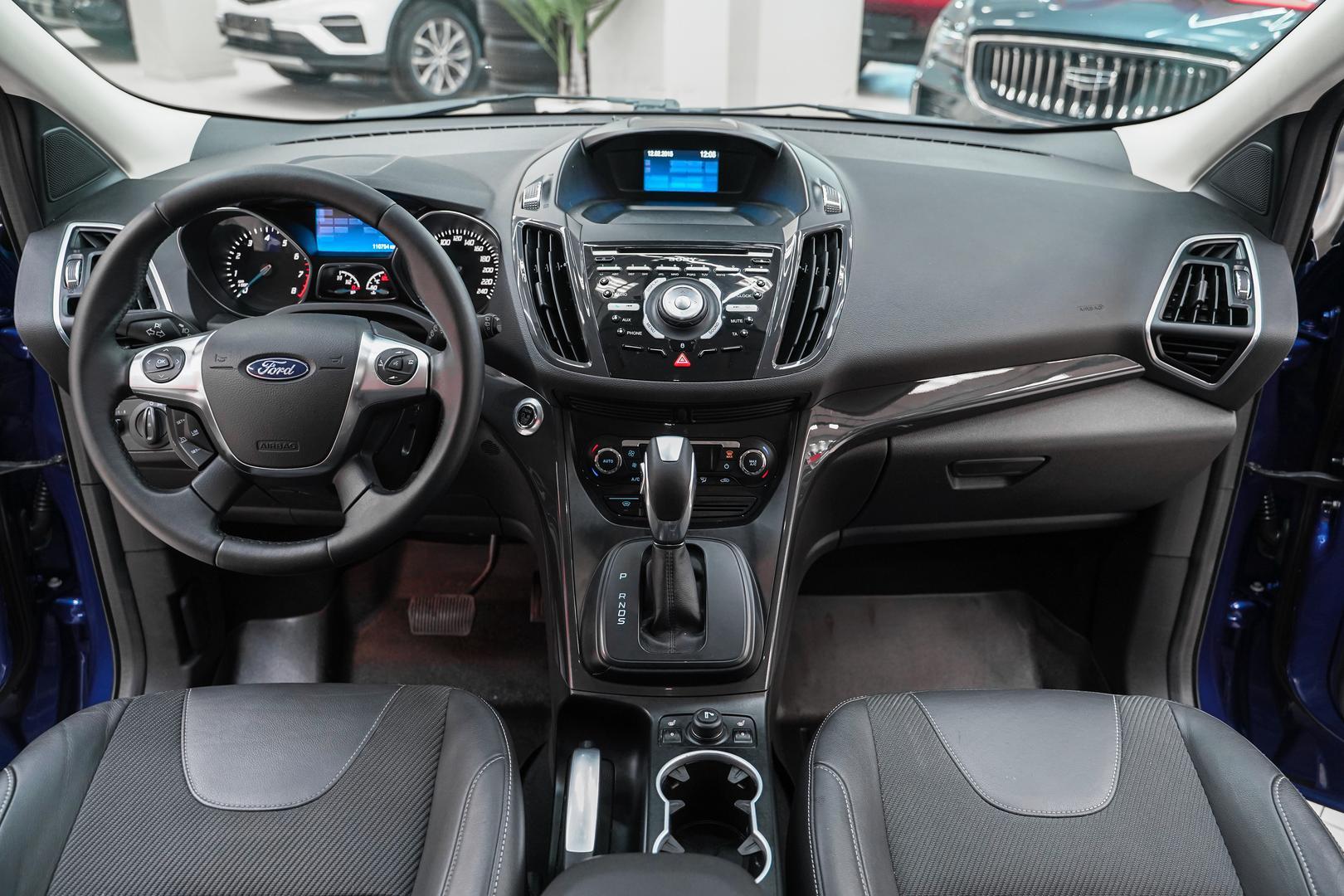 Ford Kuga 2015, синий, ДЦ Орехово