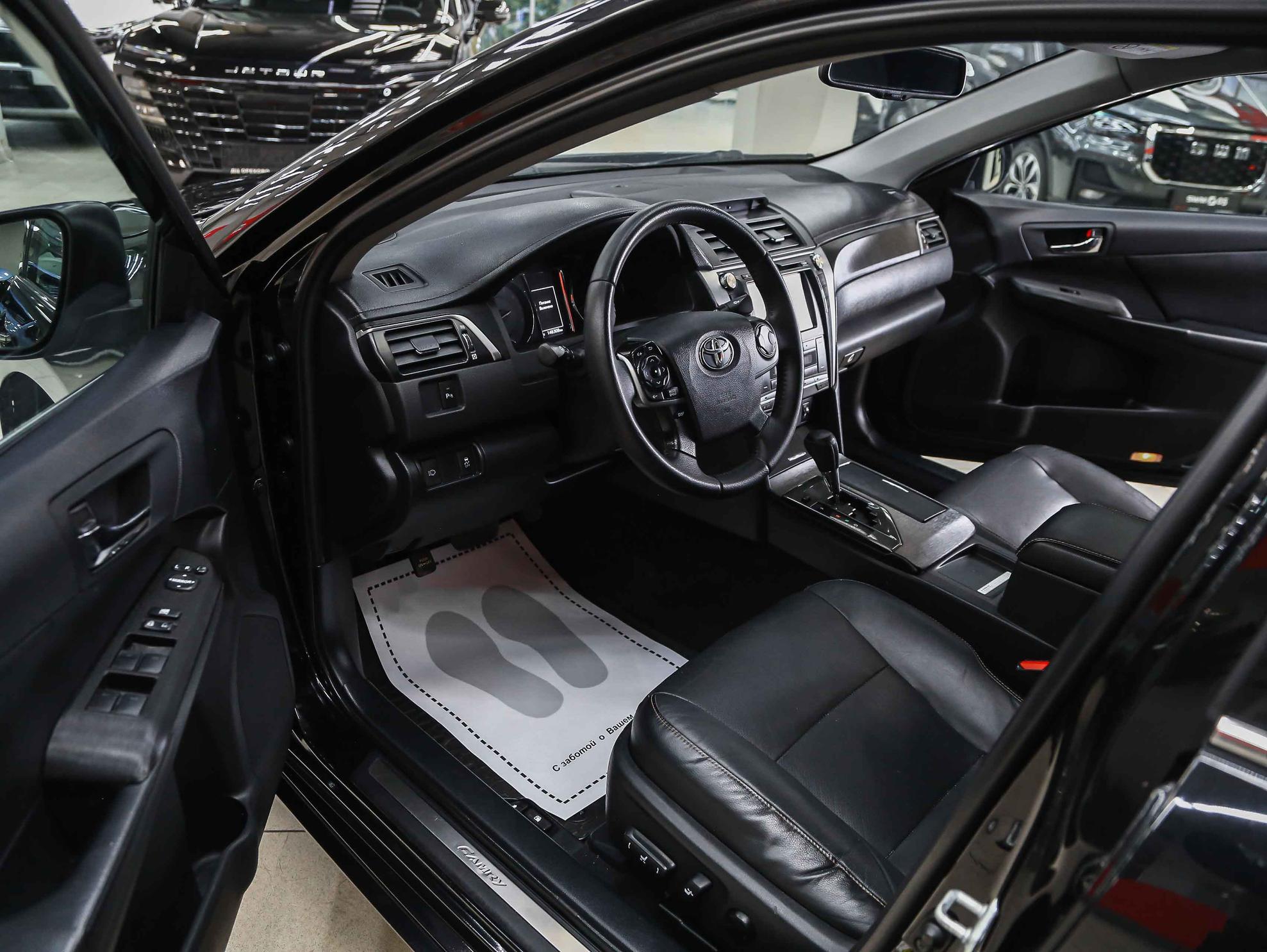 Toyota Camry 2015, черный, ДЦ Орехово