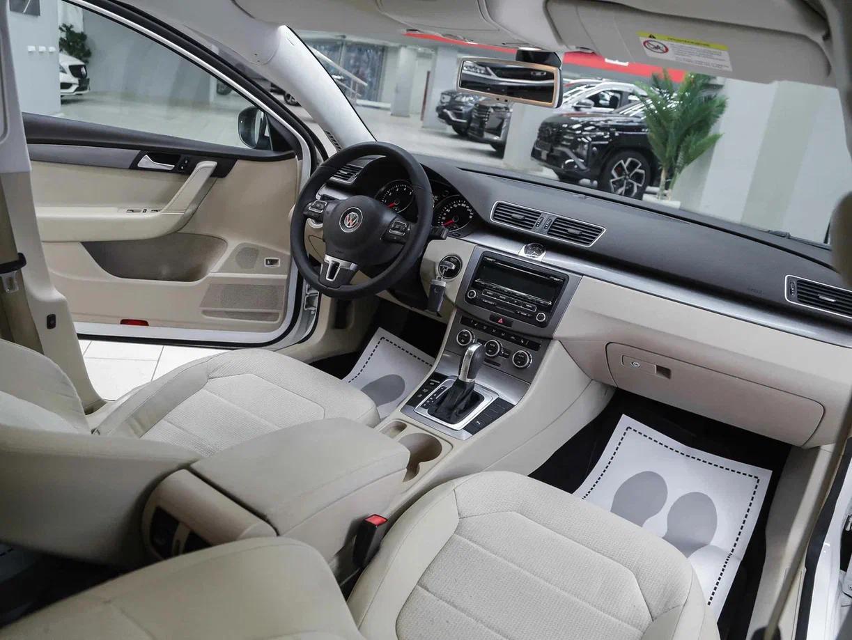 Volkswagen Passat 2014, белый, ДЦ Орехово