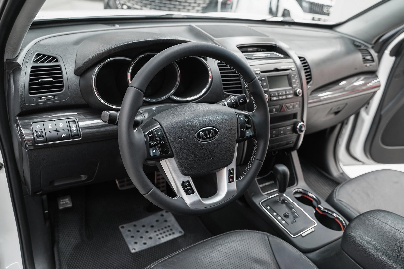 Kia Sorento 2012, белый, ДЦ Орехово