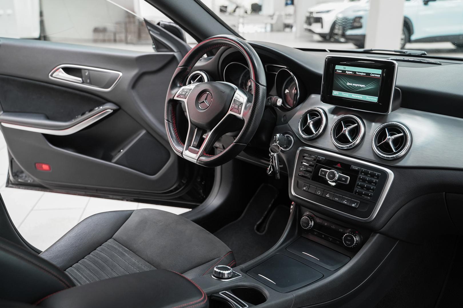 Mercedes-Benz CLA 2014, черный, ДЦ Орехово
