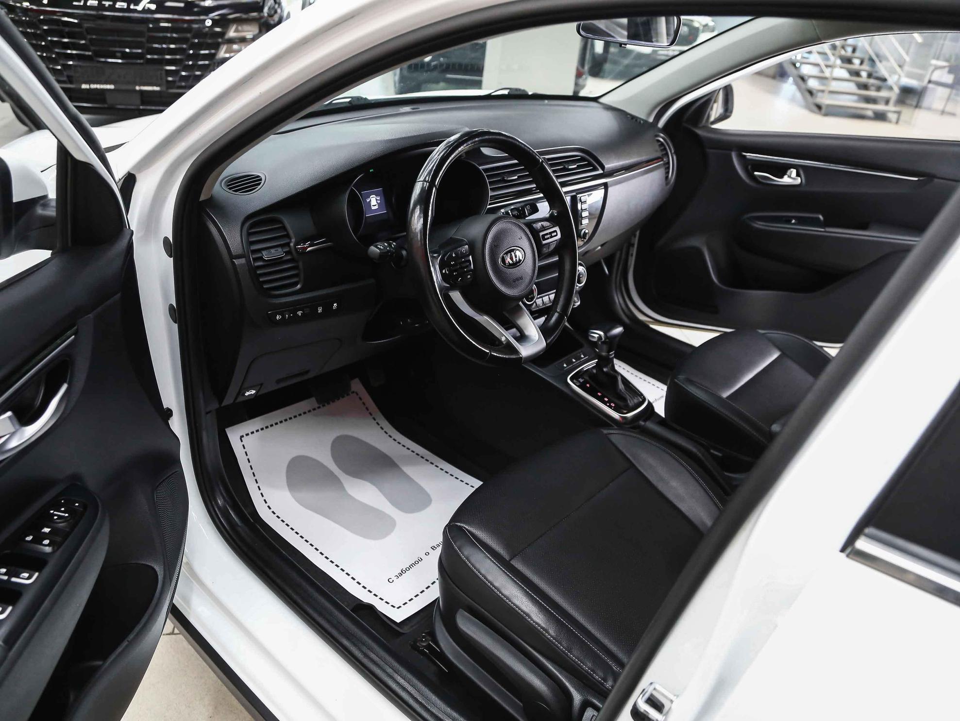 Kia Rio X-Line 2018, белый, ДЦ Орехово