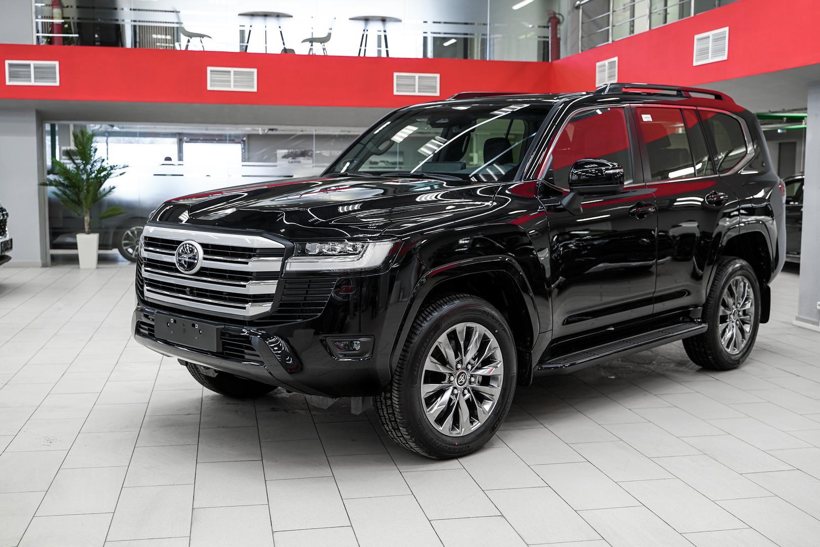 Toyota Land Cruiser 2025, черный, ДЦ Орехово