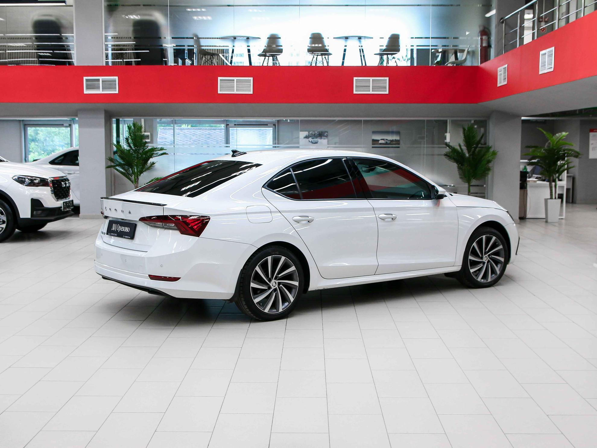 Skoda Octavia 2020, белый, ДЦ Орехово