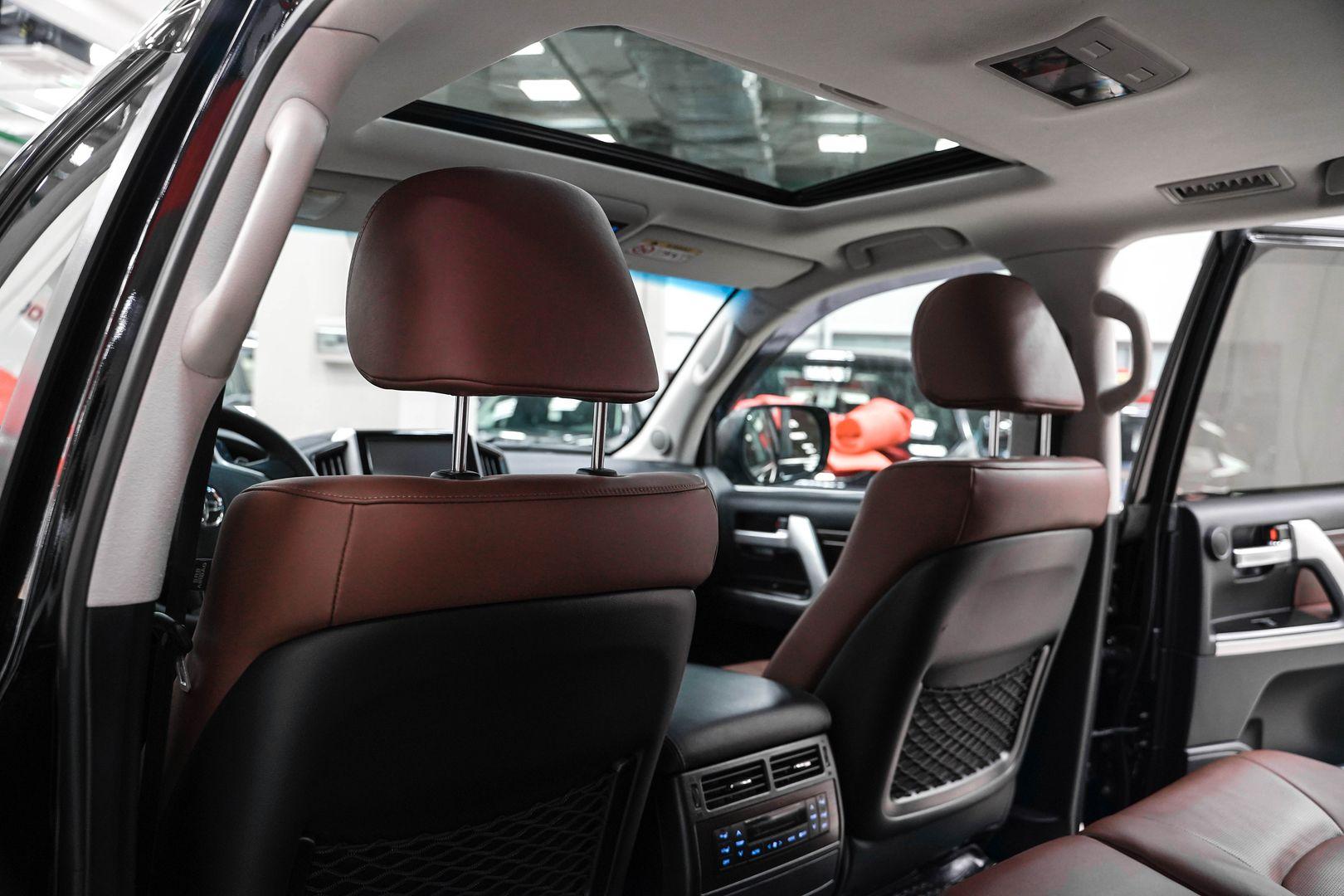 Toyota Land Cruiser 2017, черный, ДЦ Орехово