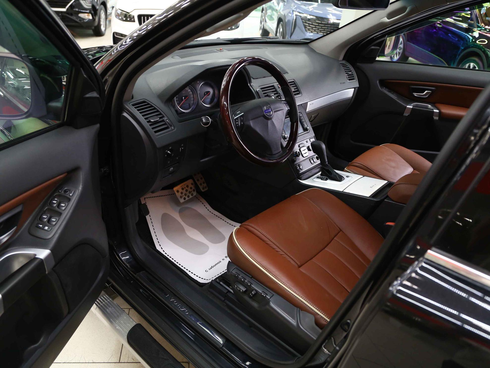 Volvo XC90 2014, черный, ДЦ Орехово
